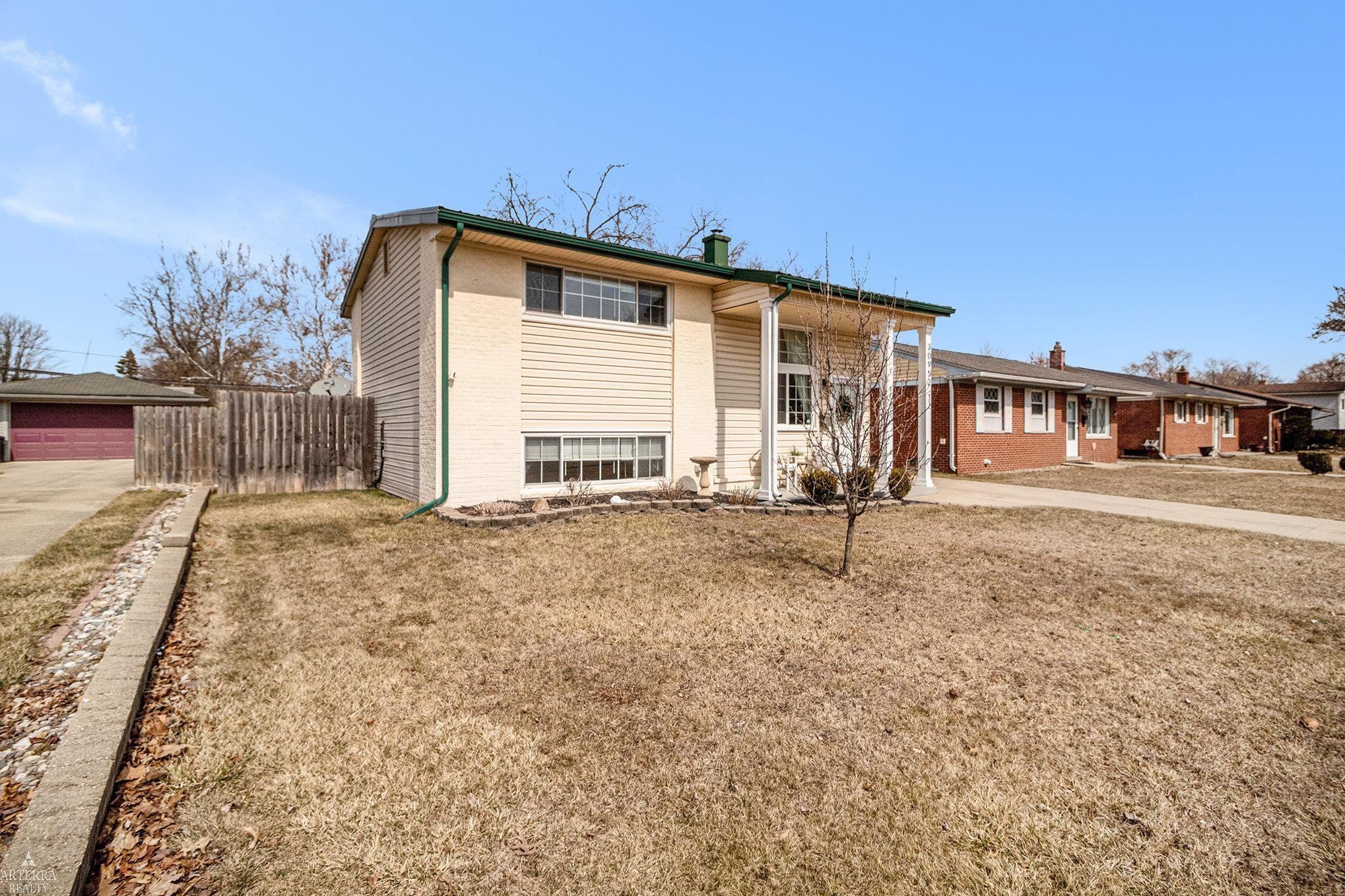 30952 Birchwood St Property Photo 2