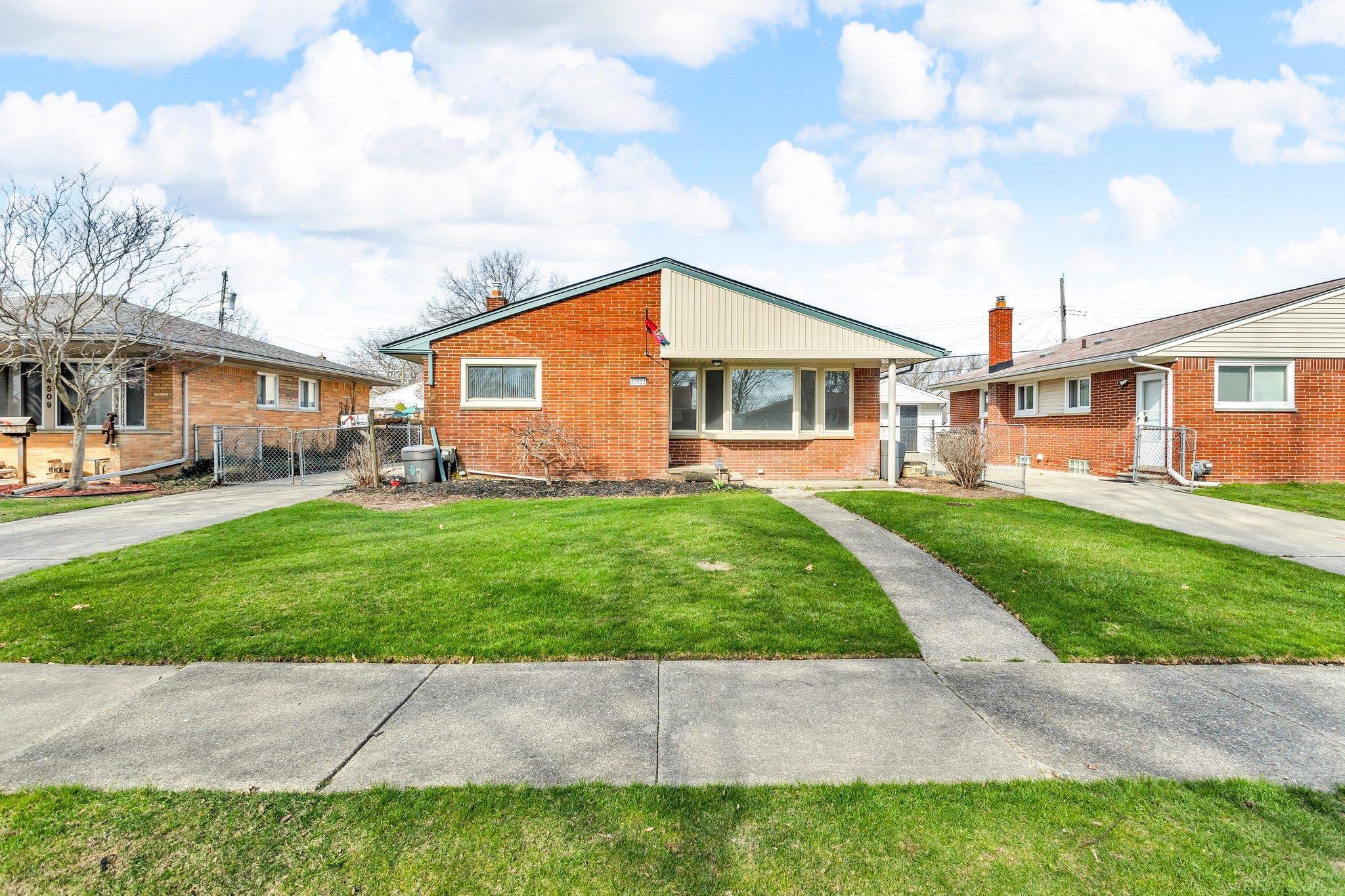 24513 Ursuline St Property Photo 1