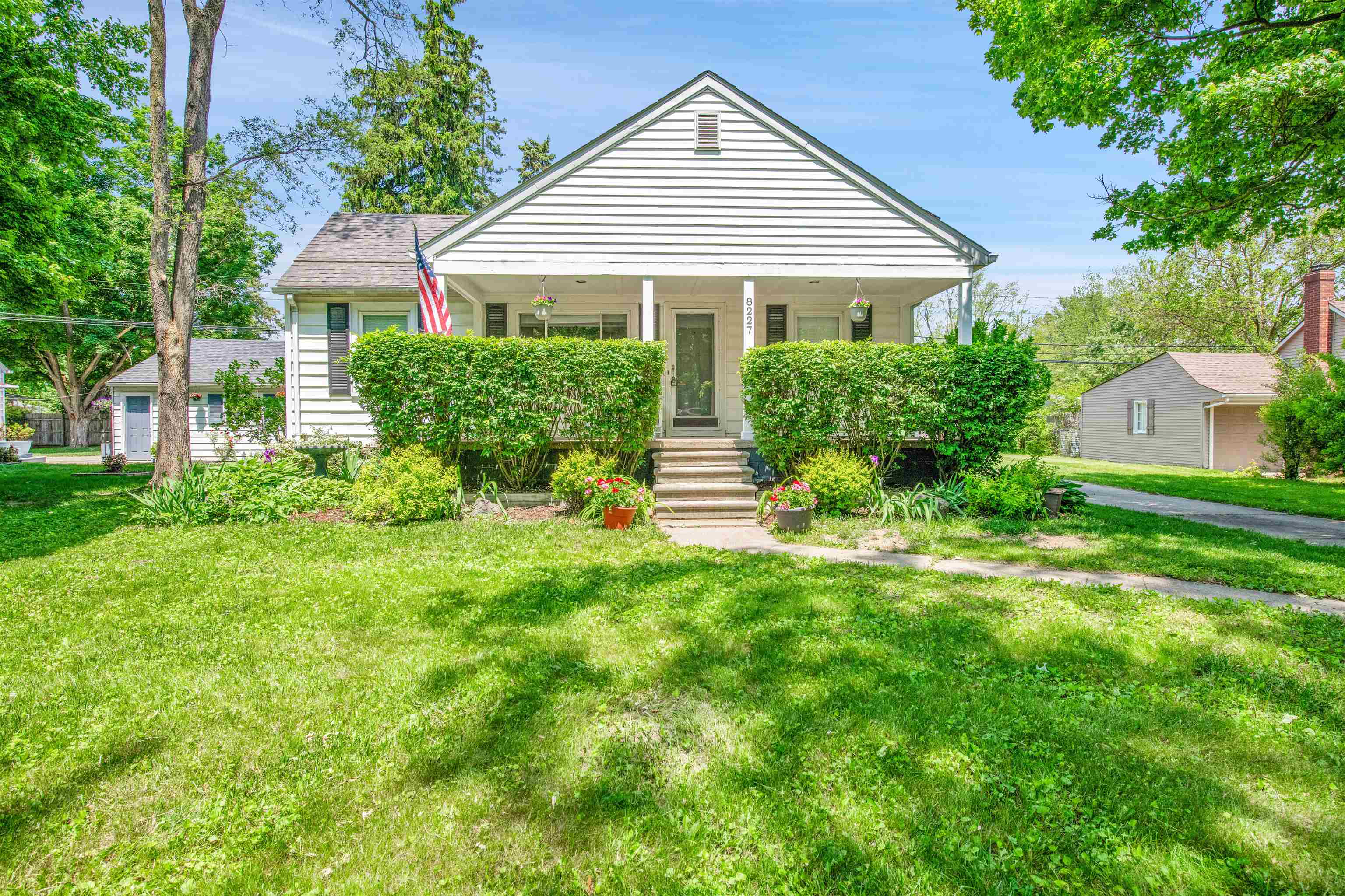 8227 Janis St Property Photo 1
