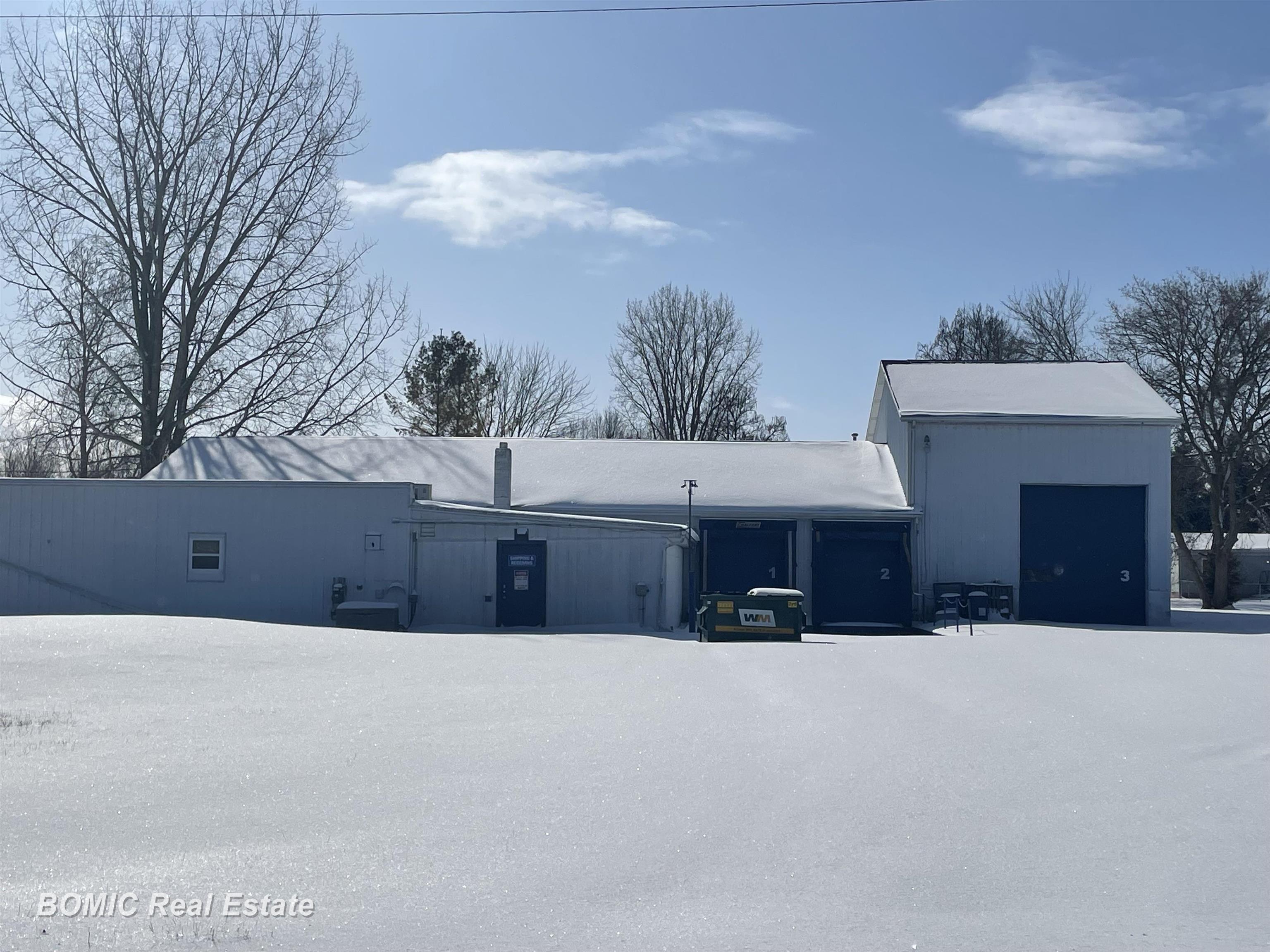 7030 East Rd Property Photo 2