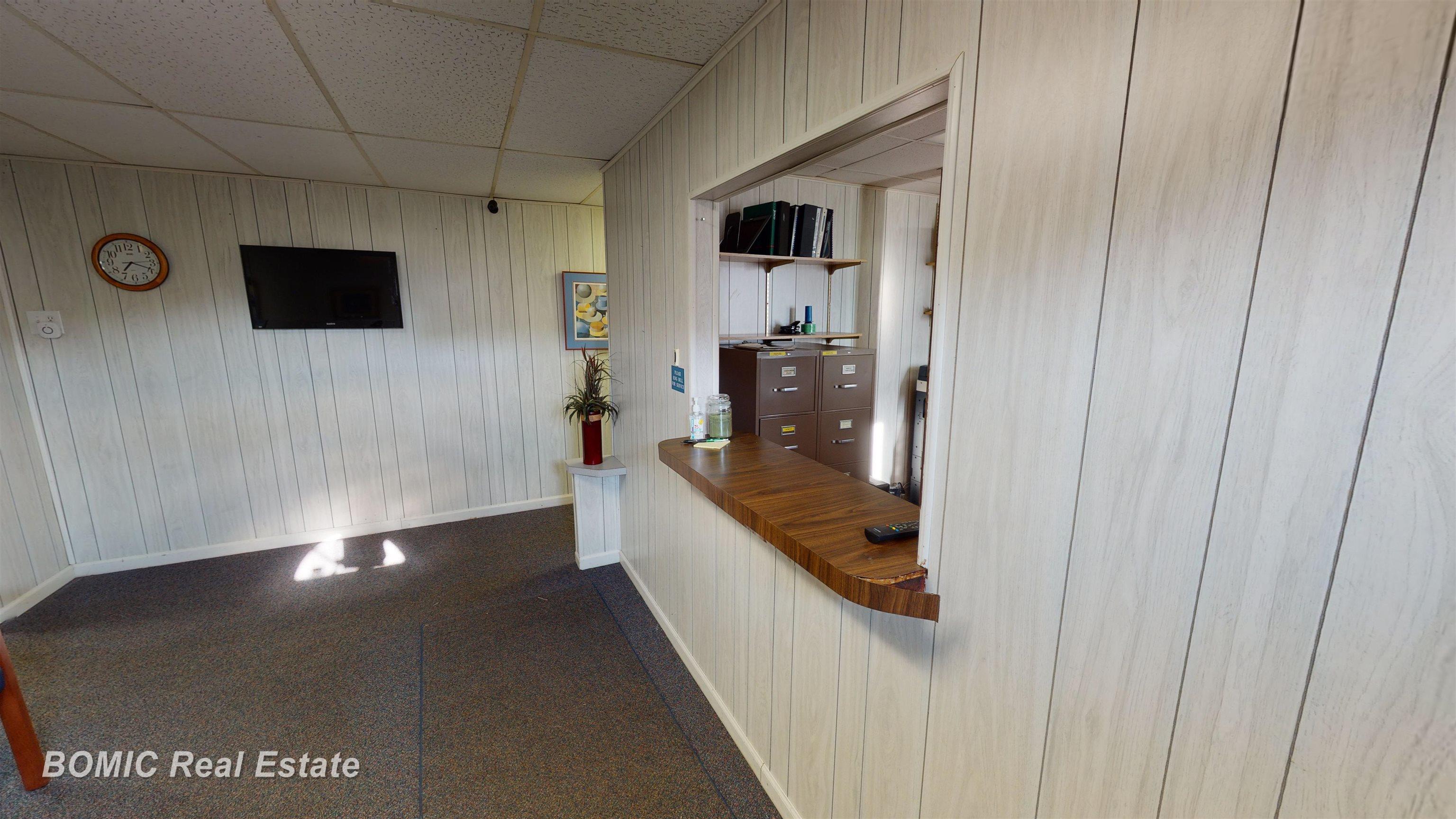 7030 East Rd Property Photo 7