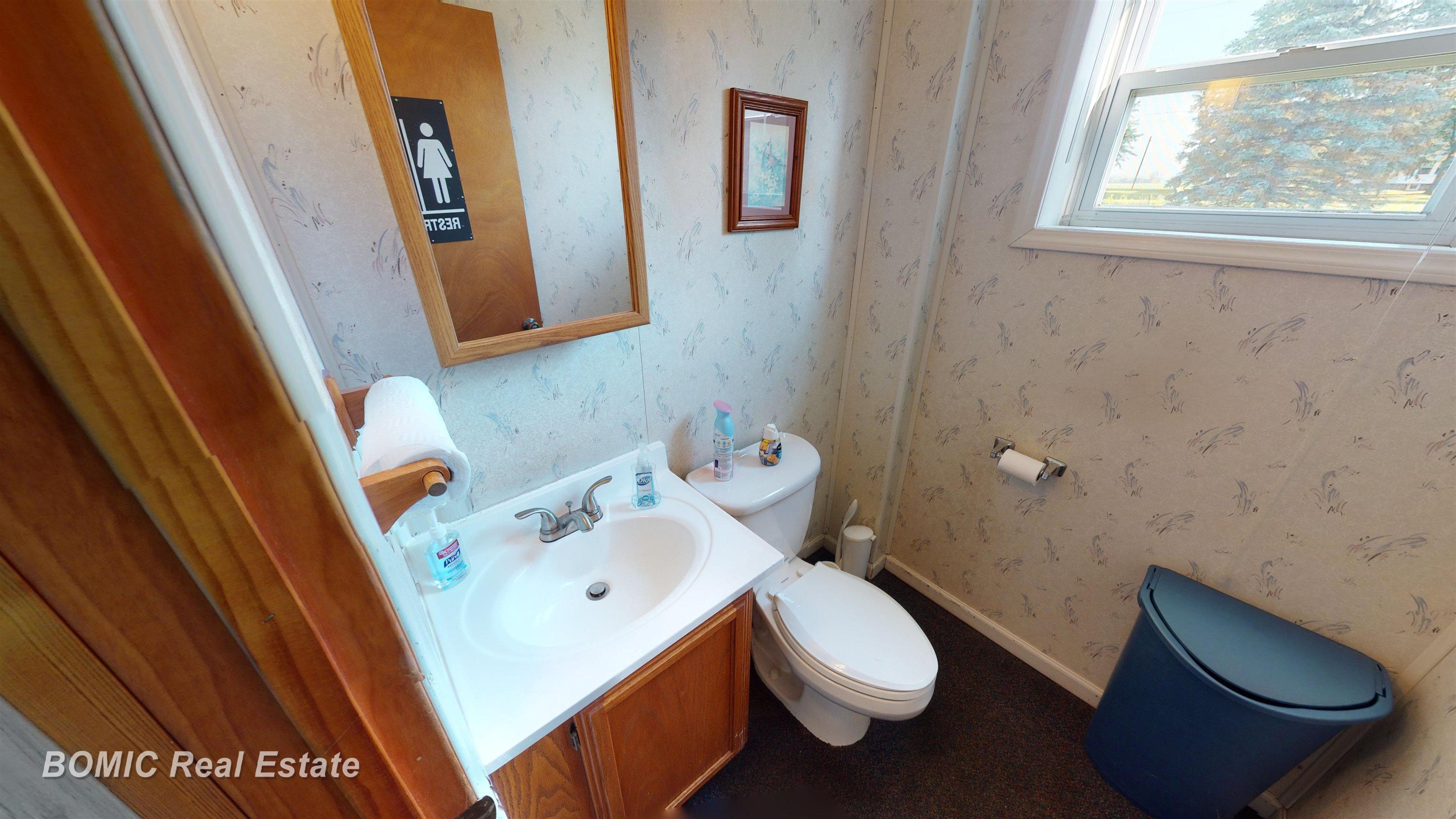 7030 East Rd Property Photo 10