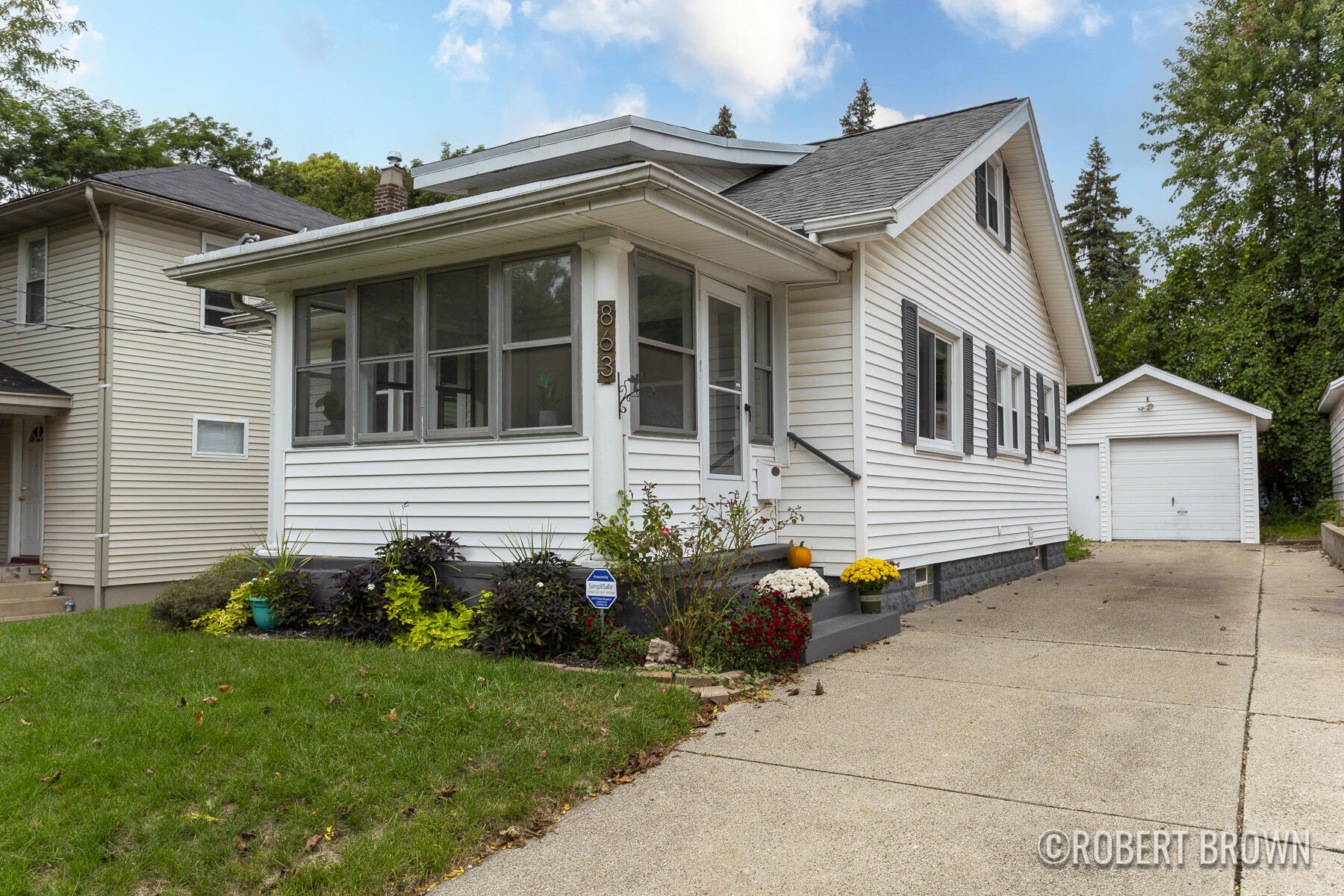 863 Ardmore Street SE Property Photo 1
