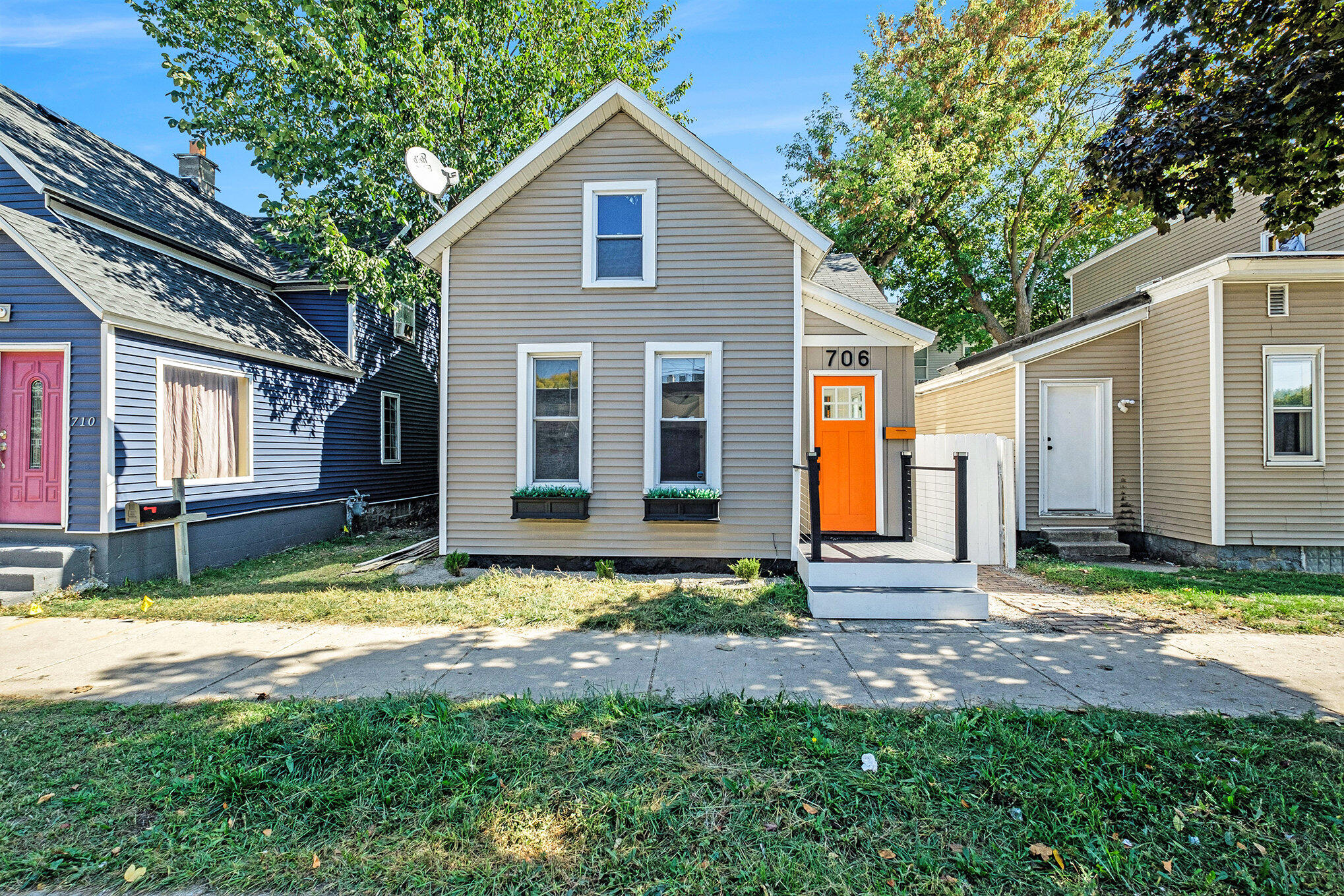706 Alpine Avenue NW Property Photo 1