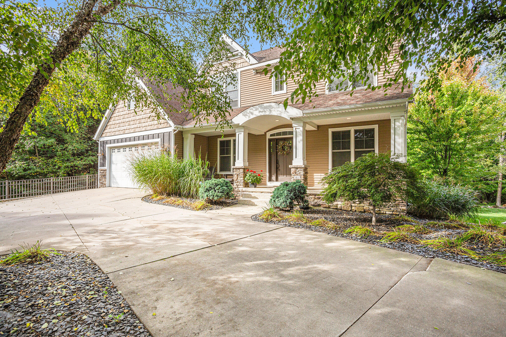 7415 Emerald Woods Drive SE Property Photo 1