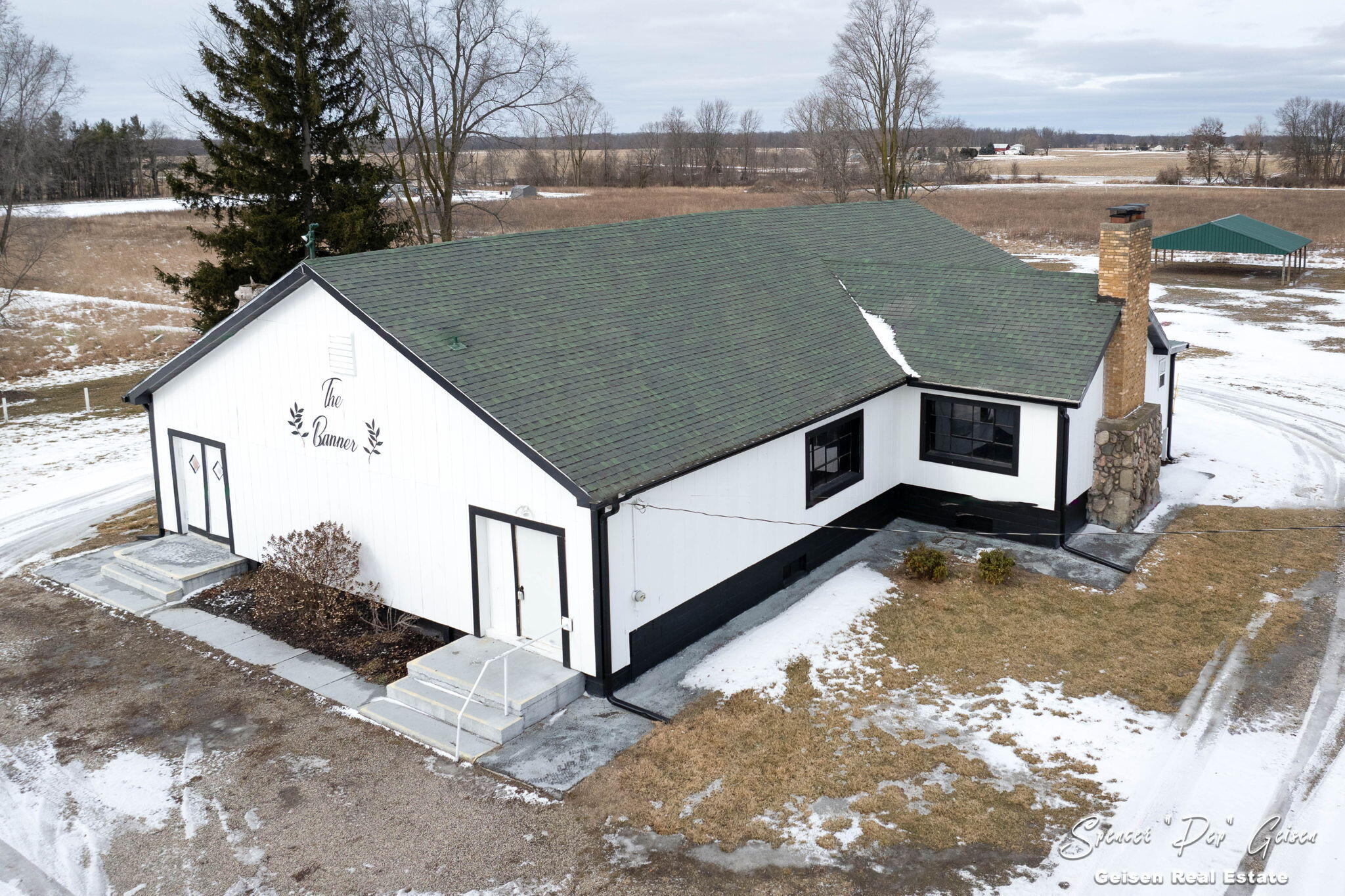 608 Peterson Road Property Photo 6