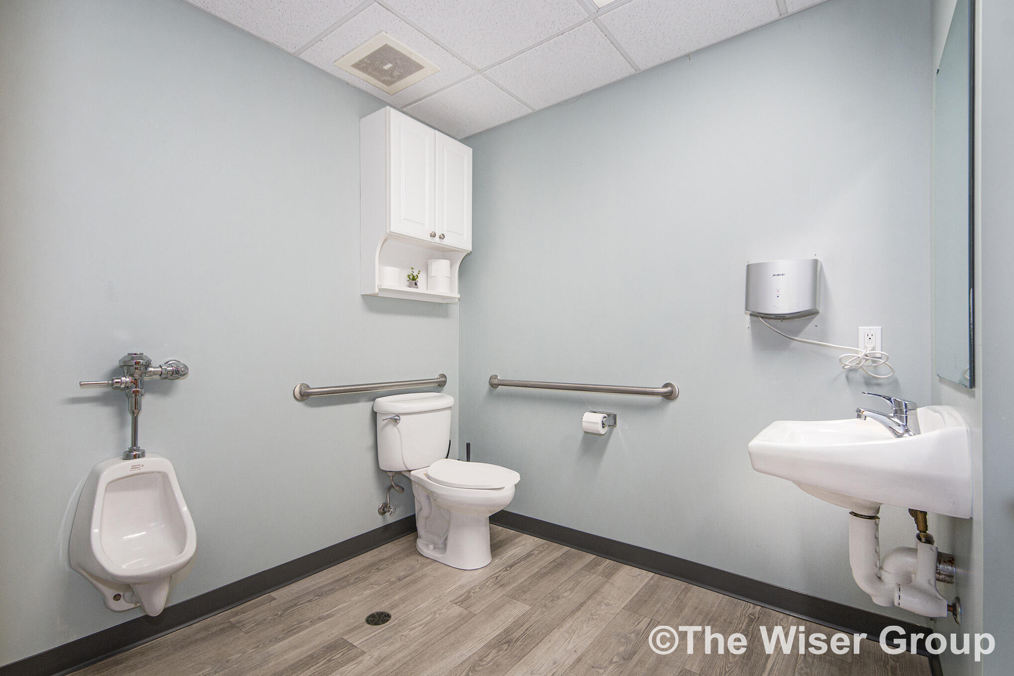 4540 E Paris Avenue Se Unit: Ste A Property Photo 9