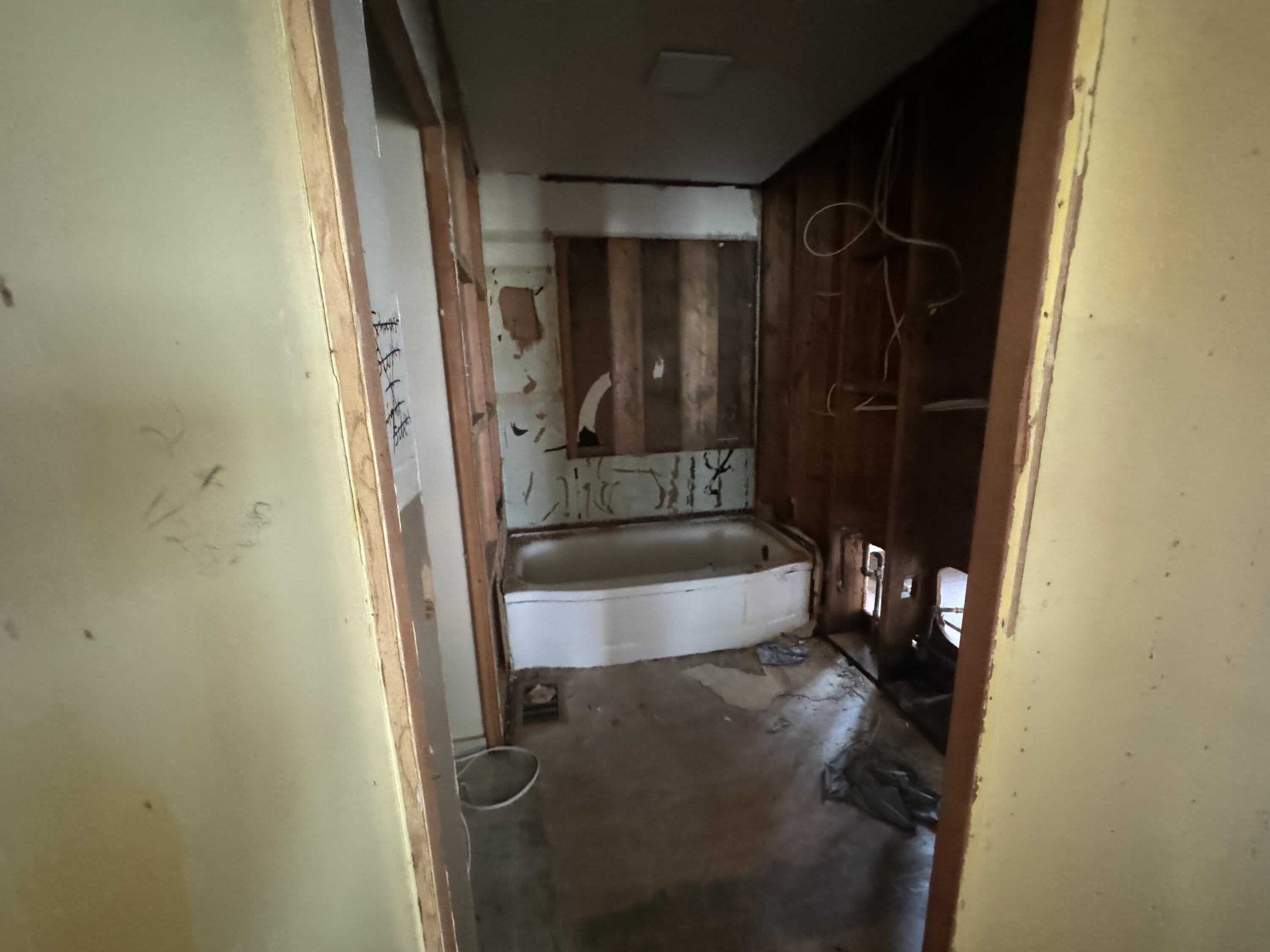 938 W Southern Avenue Property Photo 11