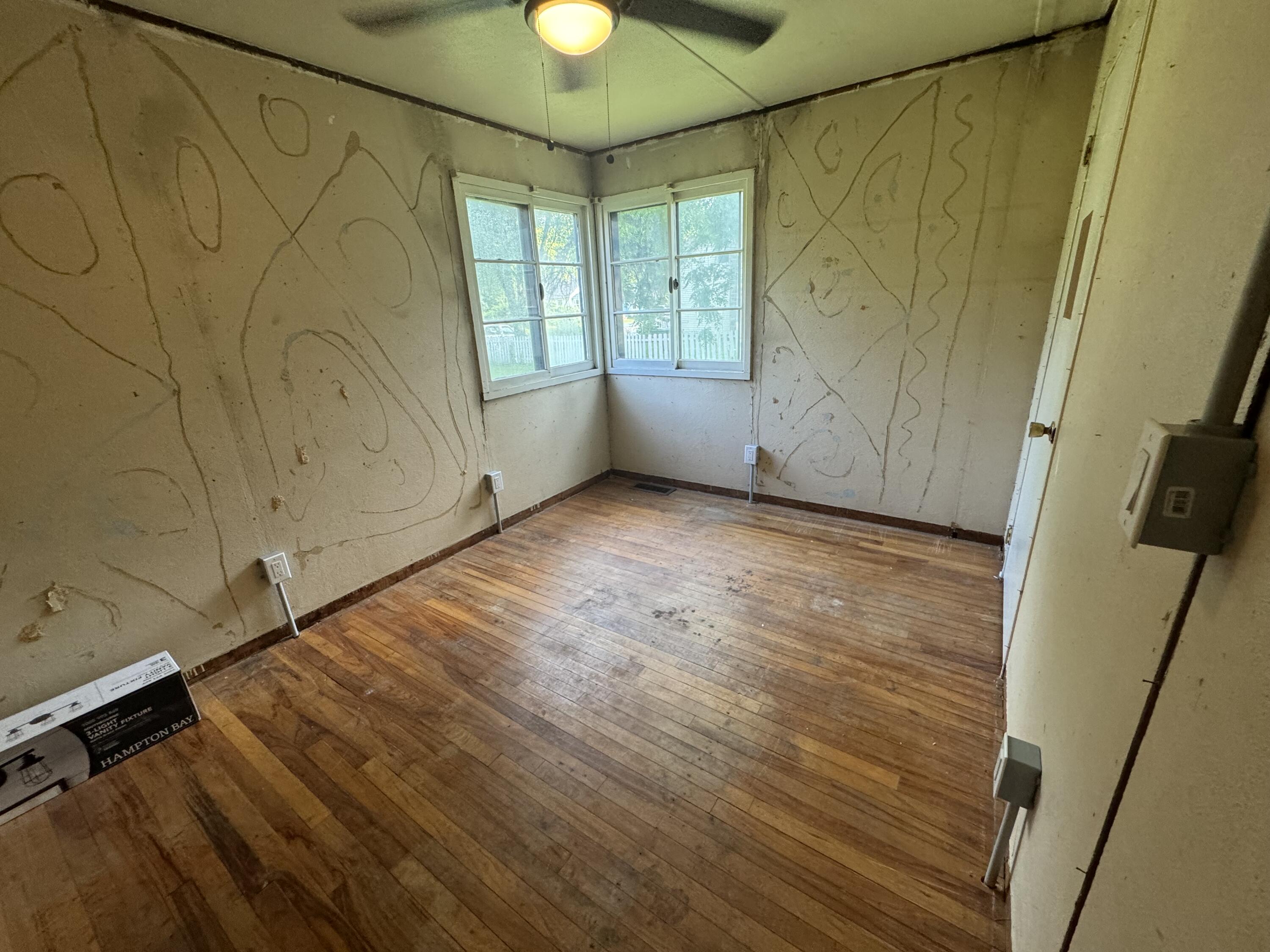 938 W Southern Avenue Property Photo 12