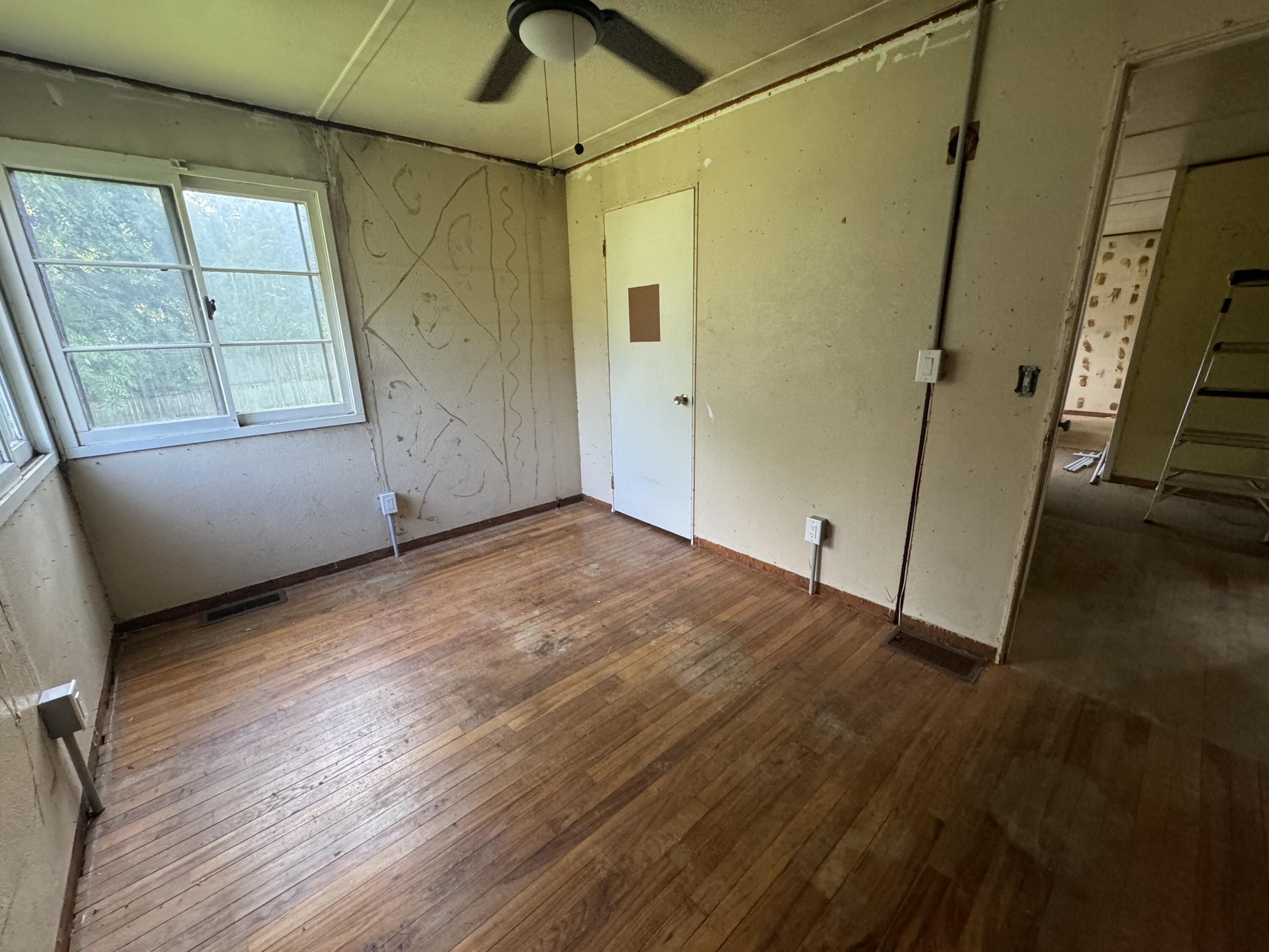 938 W Southern Avenue Property Photo 13