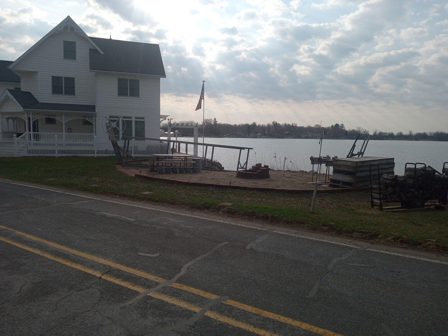 438 N Shore Drive Property Photo 14