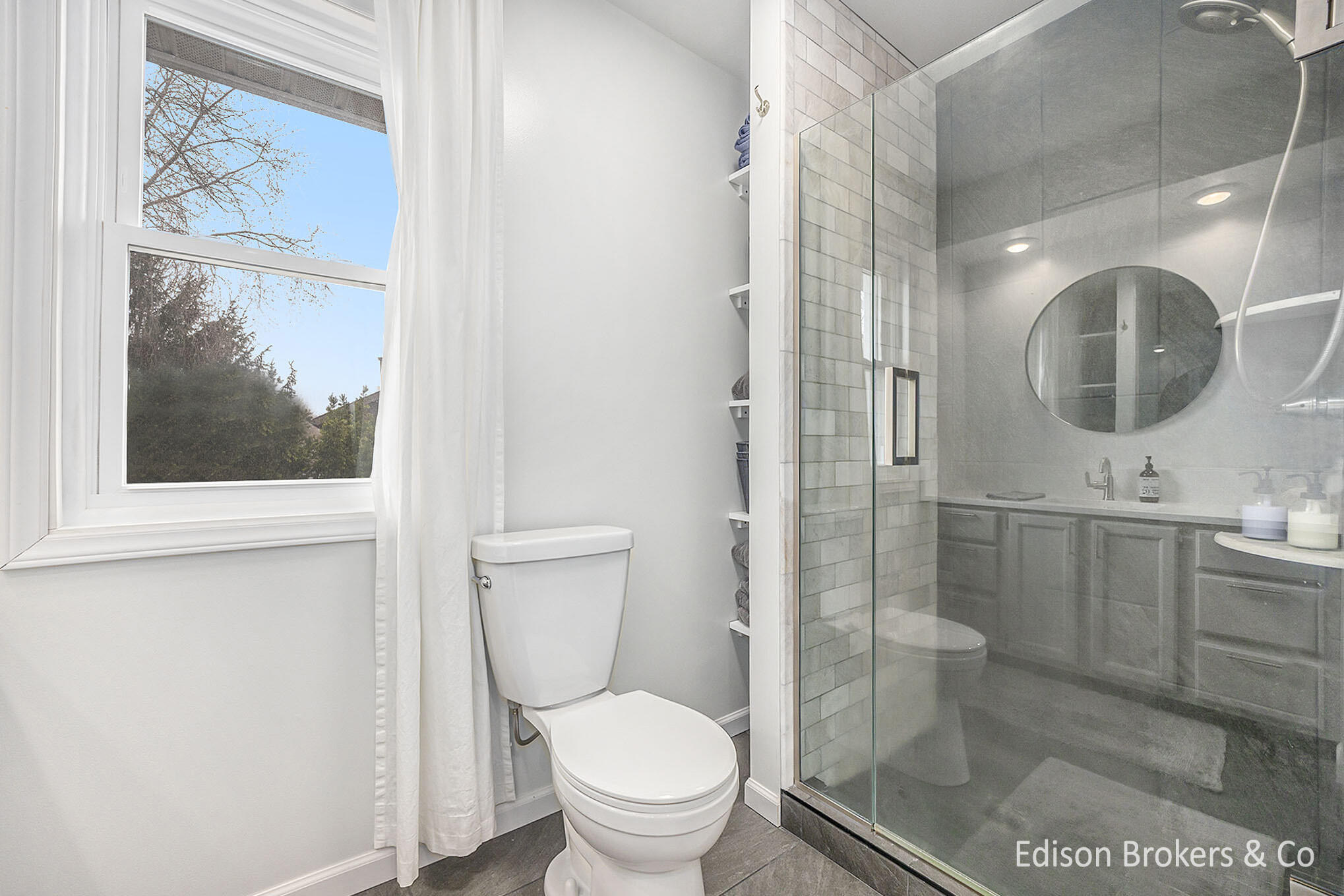 2356 Thistledowne Drive Ne Property Photo 16