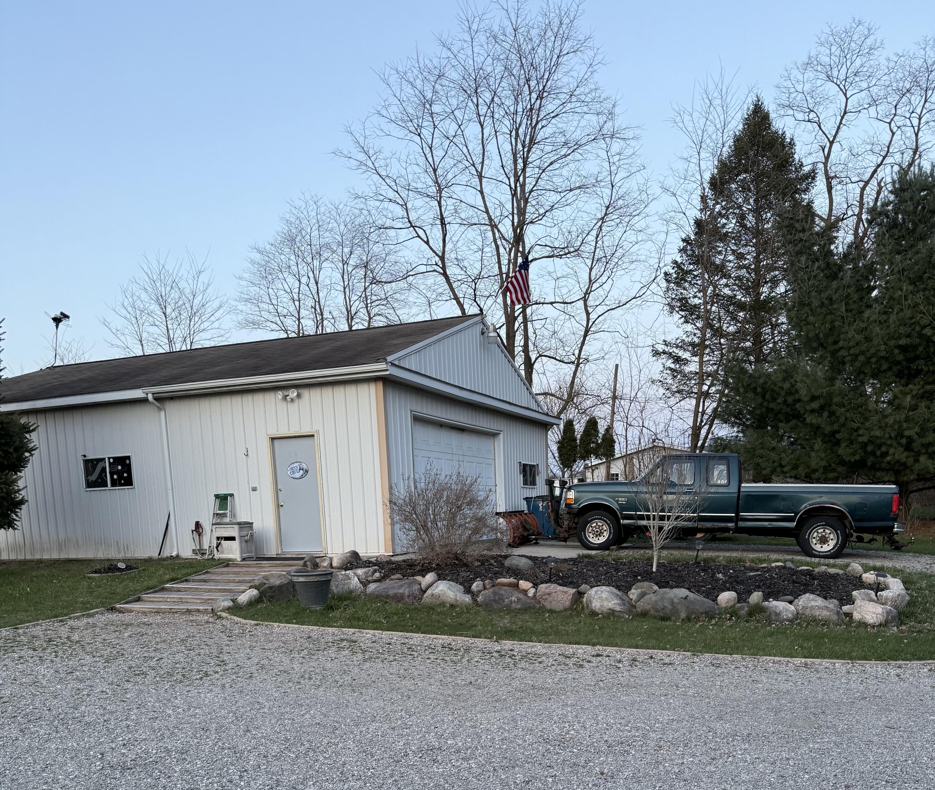 11496 4 Mile Road Property Photo 3