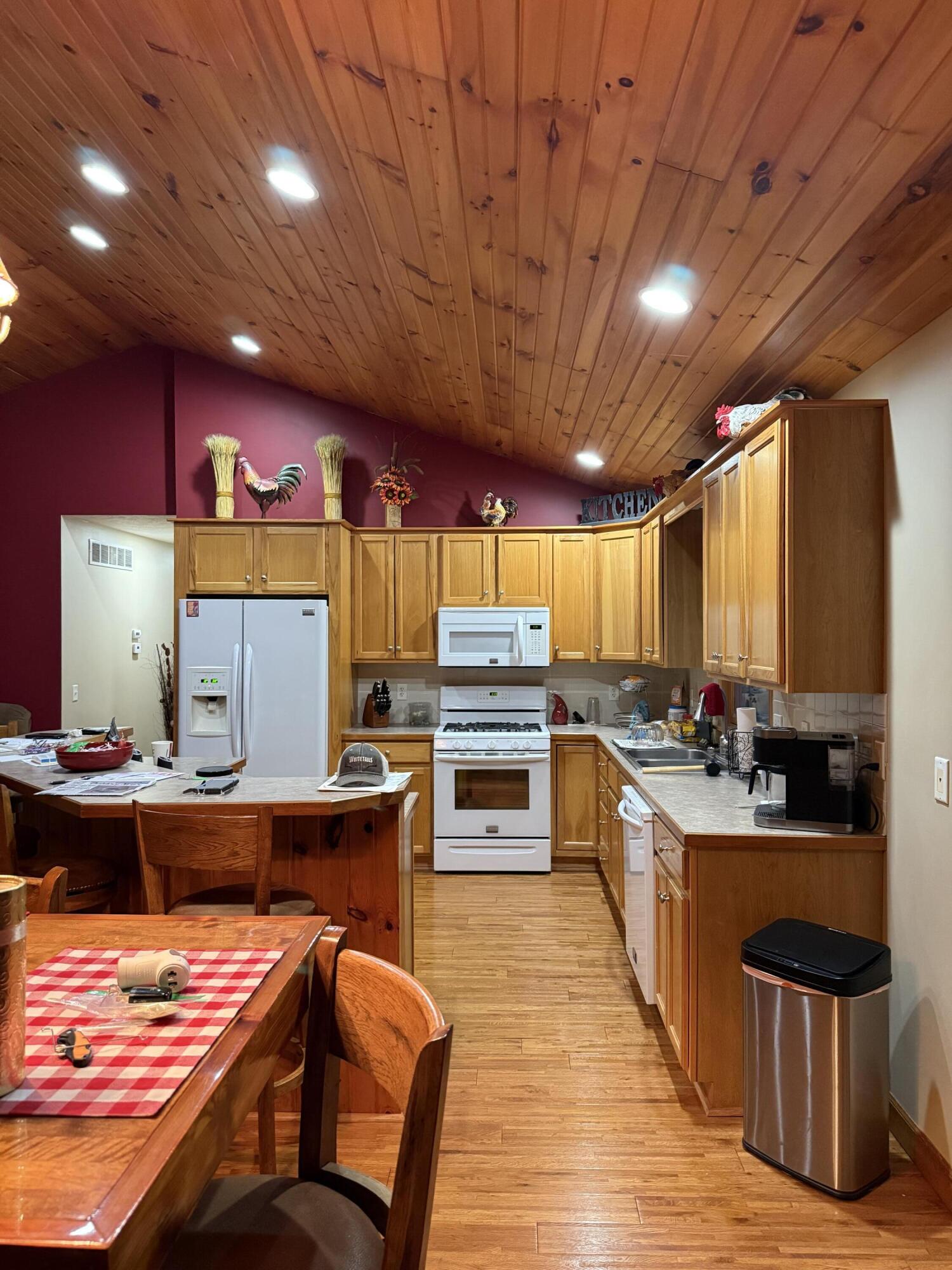 11496 4 Mile Road Property Photo 8