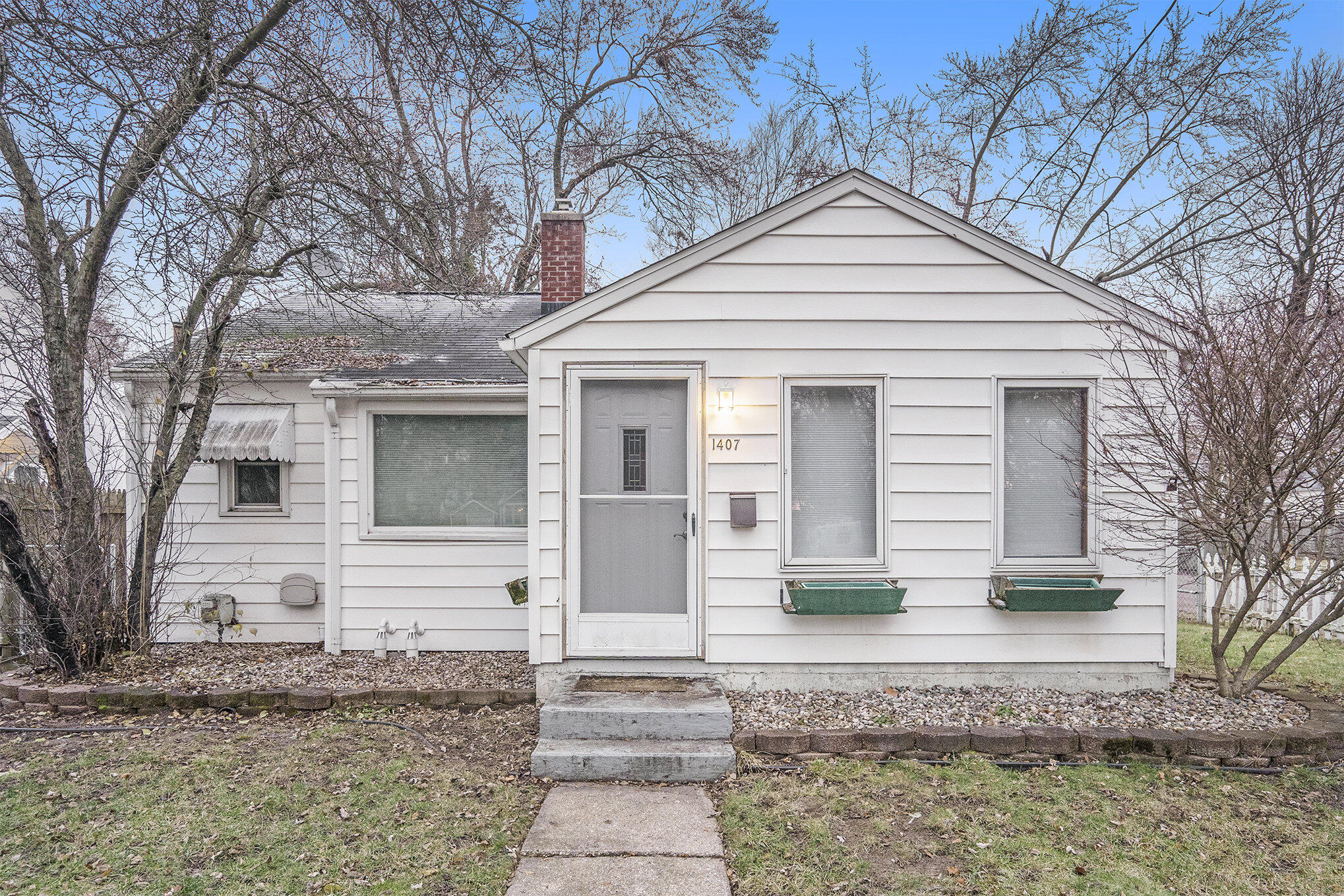 1407 Howland Avenue Property Photo 1