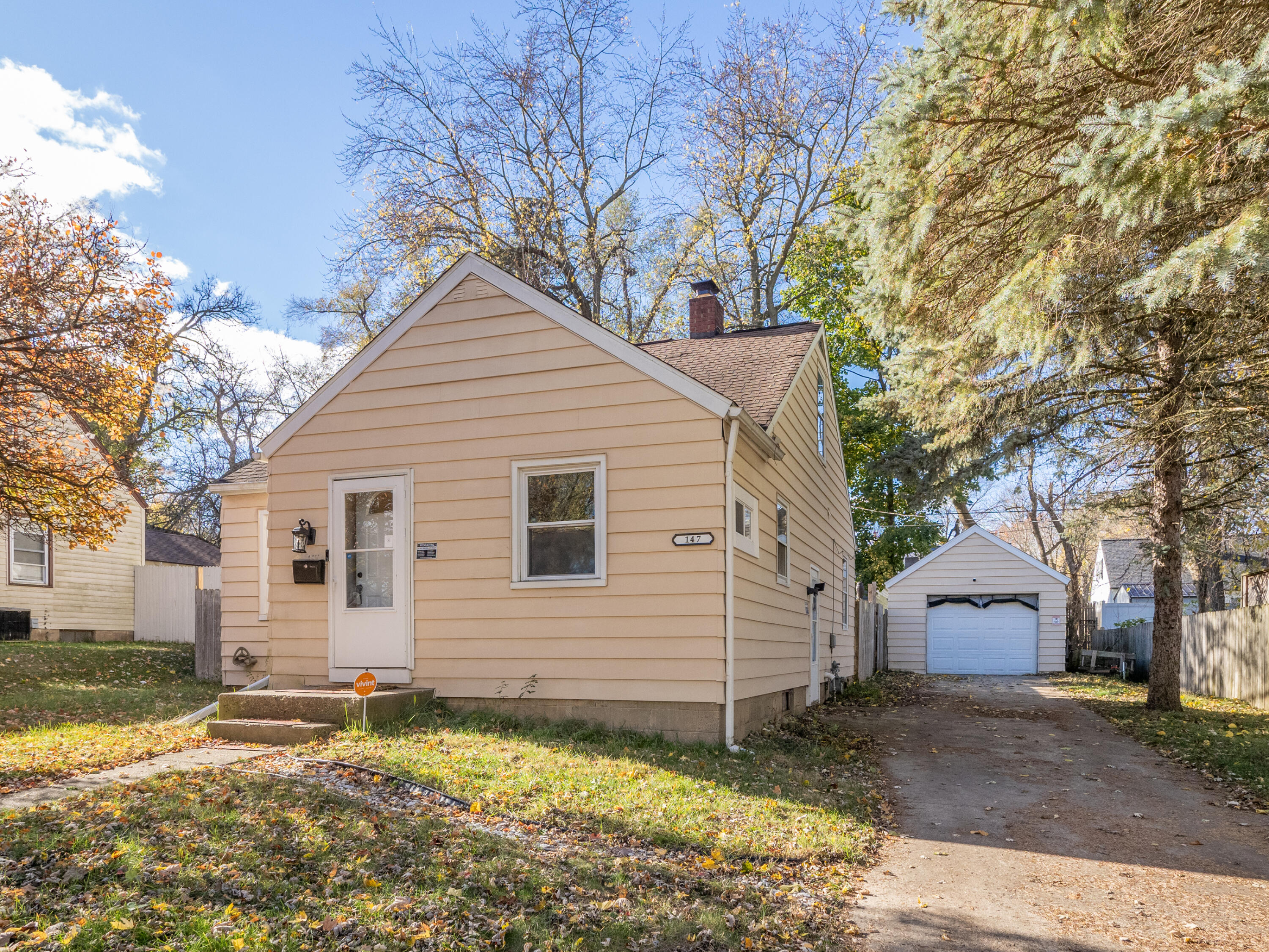 147 Wiltshire Avenue Property Photo 3