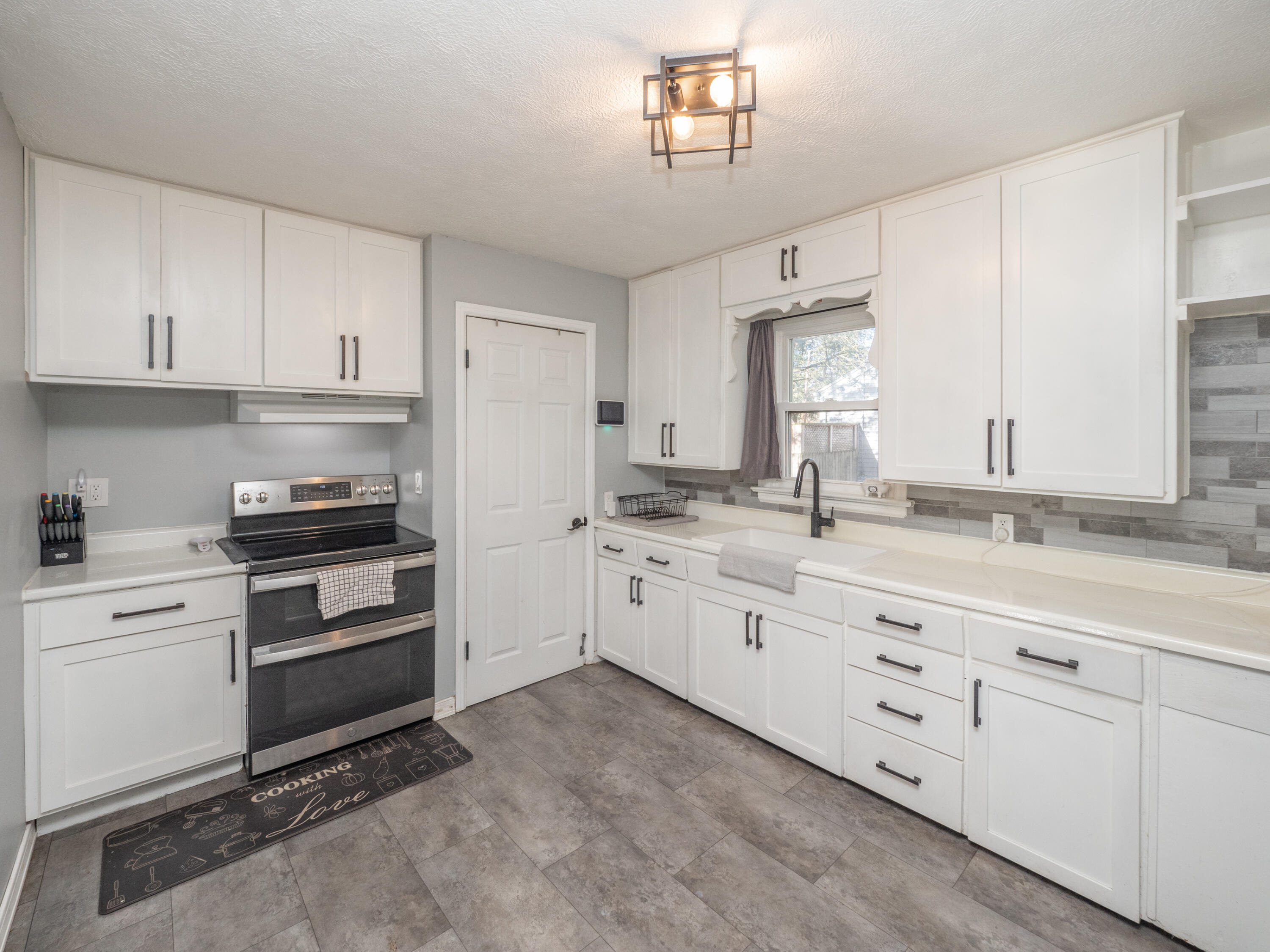 147 Wiltshire Avenue Property Photo 8