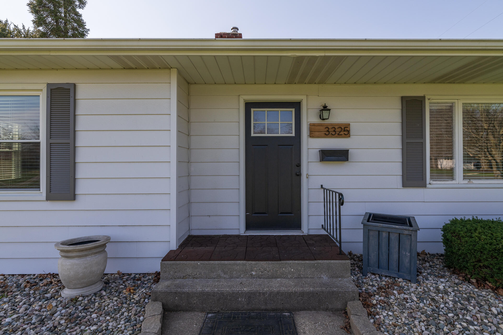 3325 Cranbrook Avenue Property Photo 3