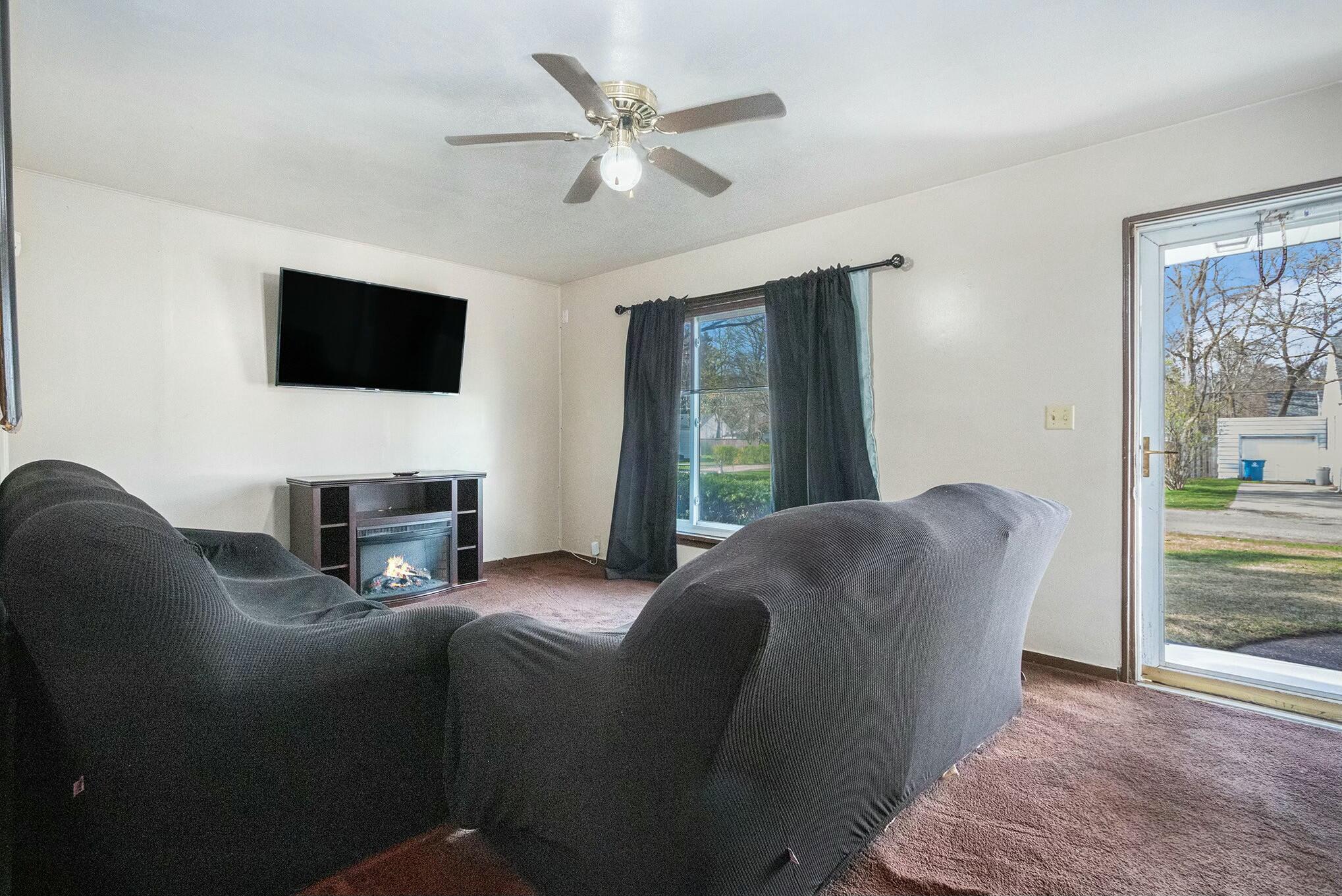 236 Helmar Court Property Photo 6