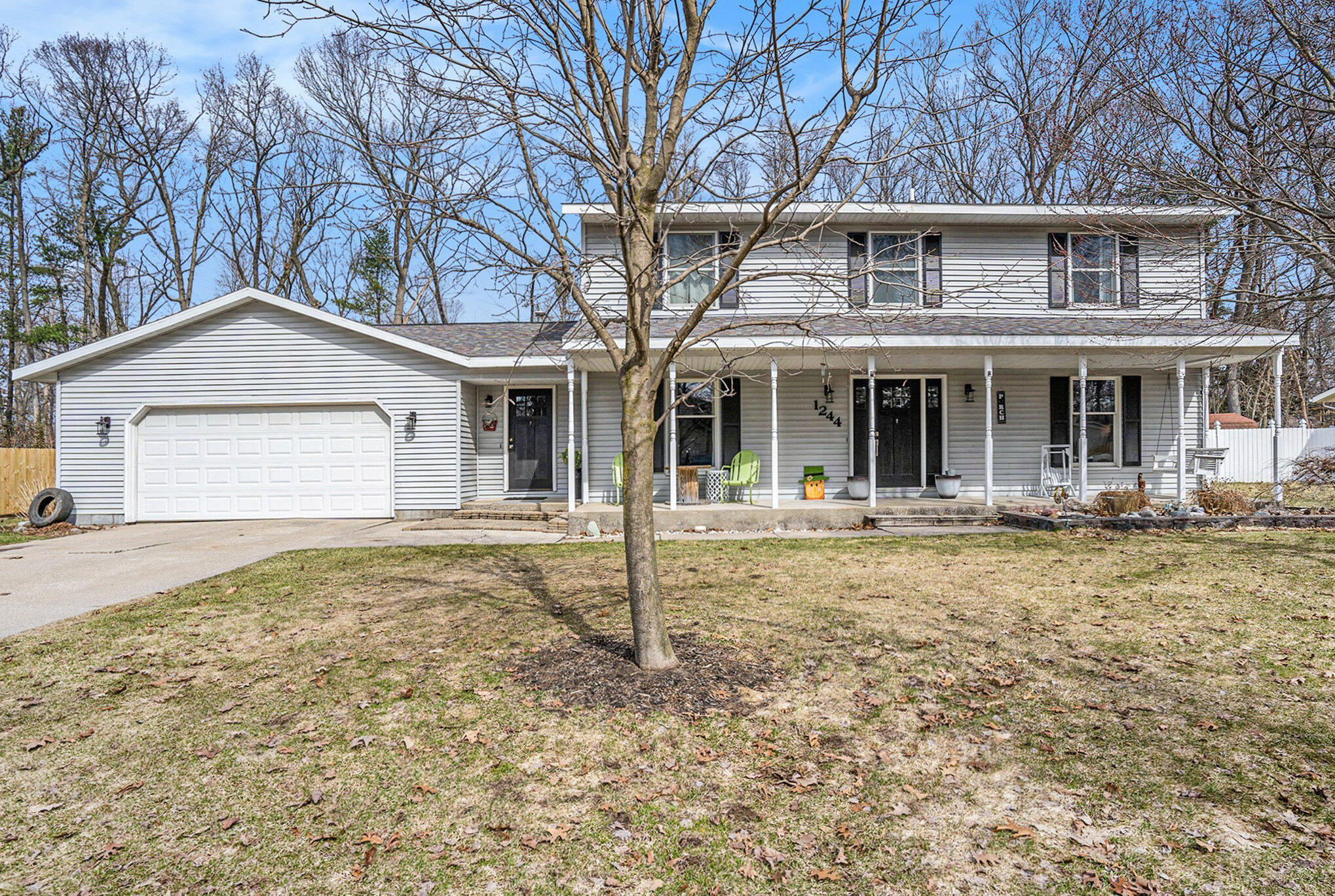 1244 N Robinhood Drive Property Photo 1