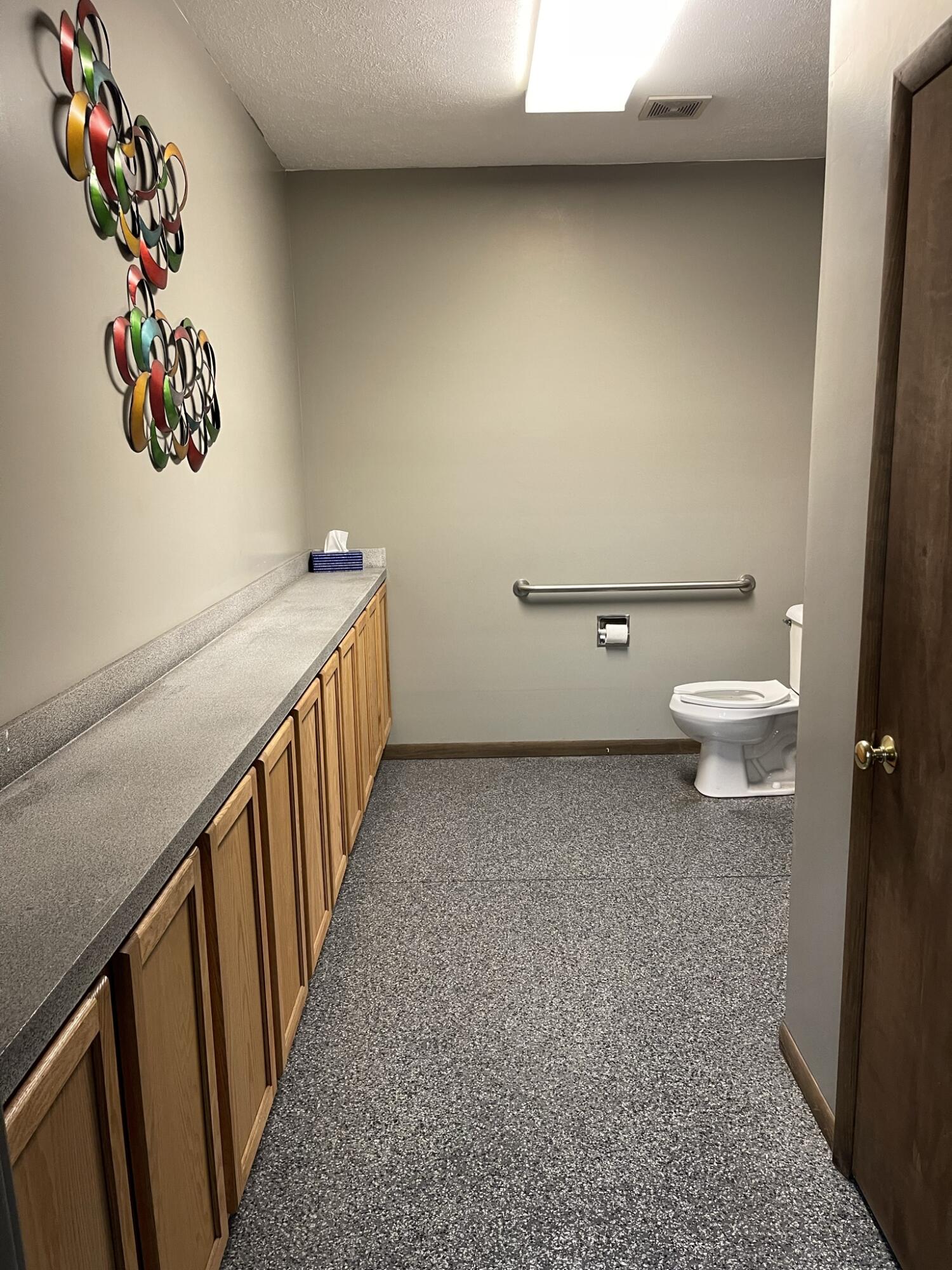 512 Industrial Park Drive Property Photo 17