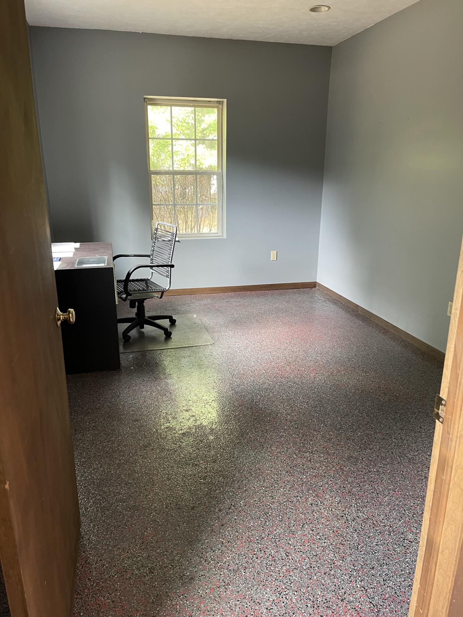 512 Industrial Park Drive Property Photo 20