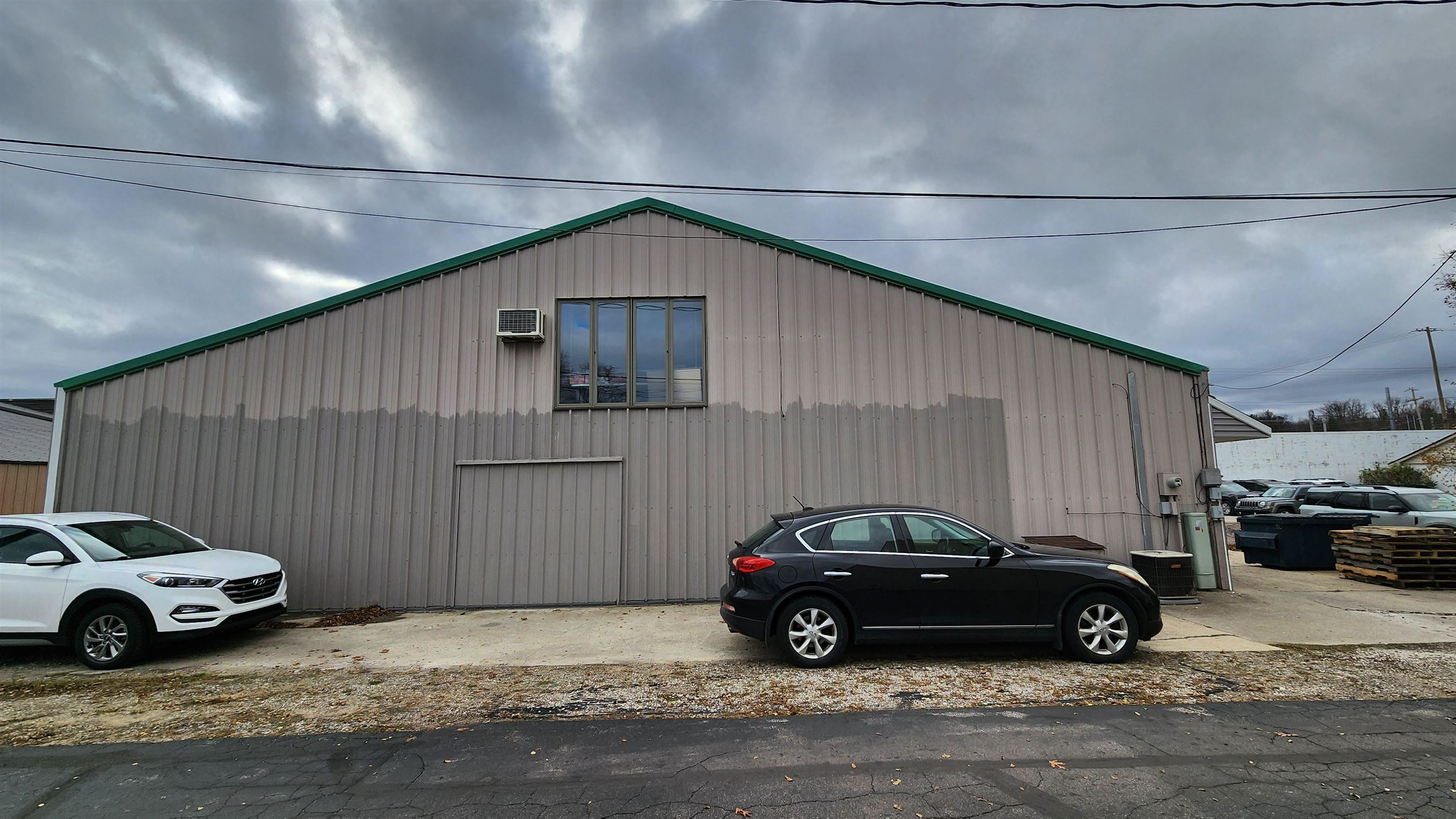 966 S Airport Property Photo 21