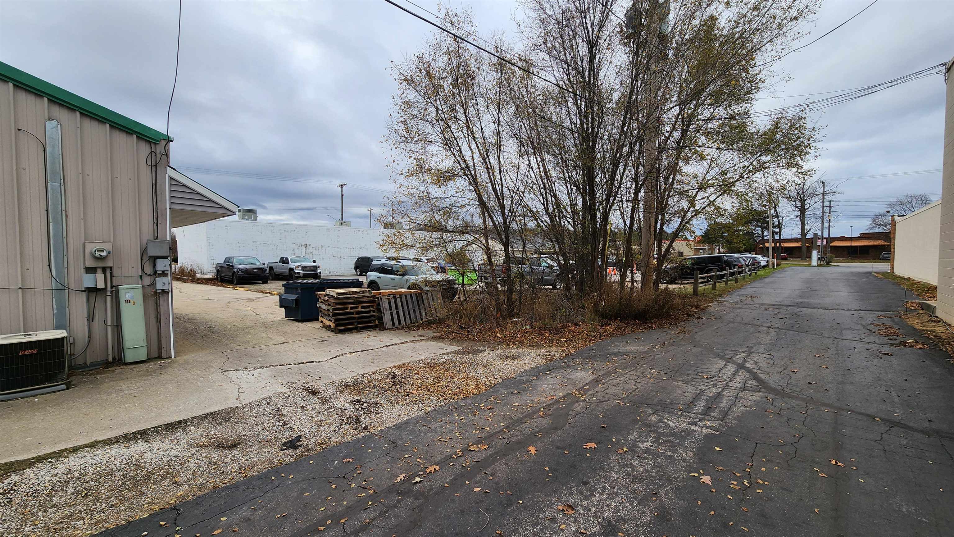 966 S Airport Property Photo 32