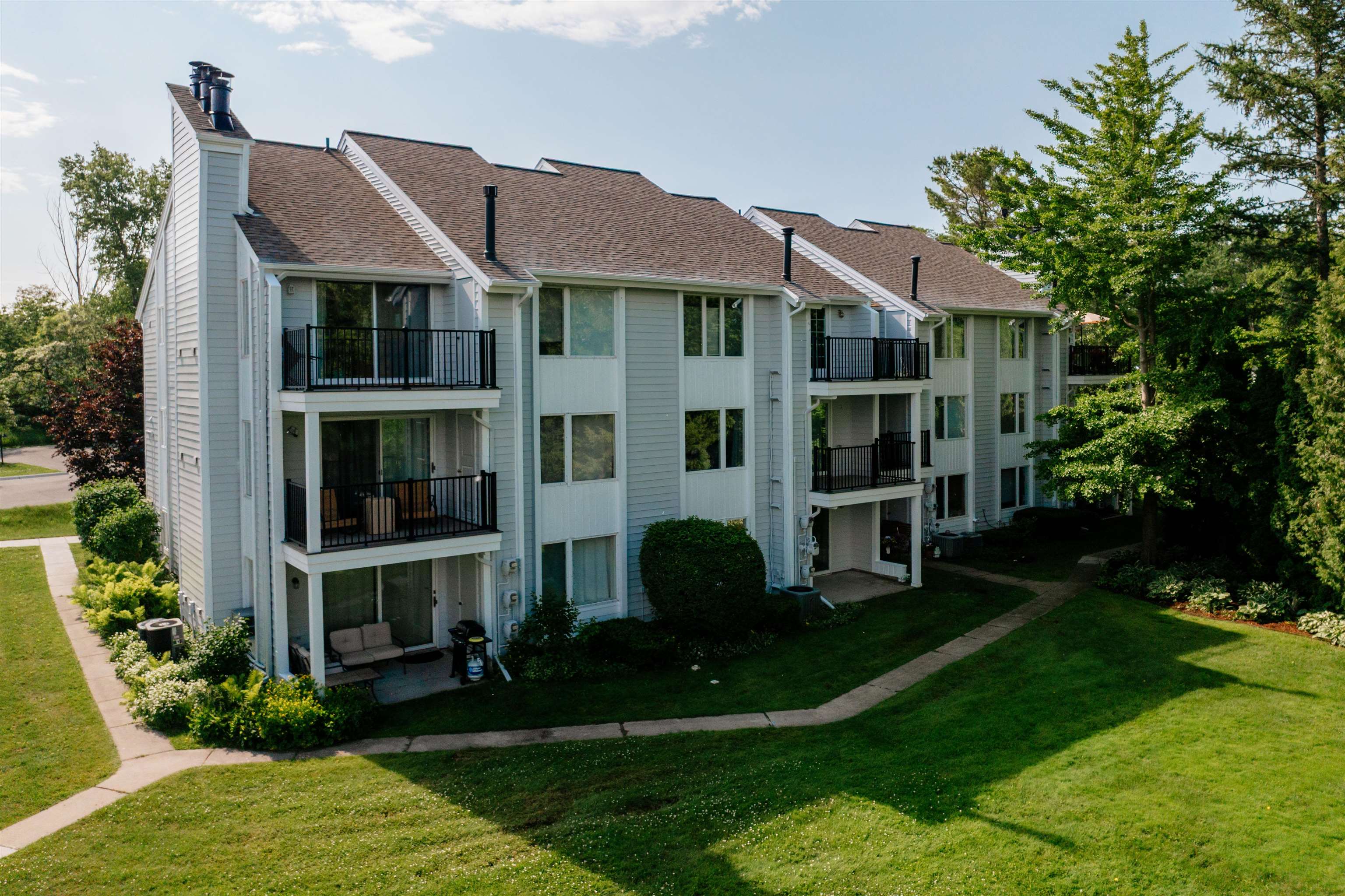 750 Centre Property Photo 1