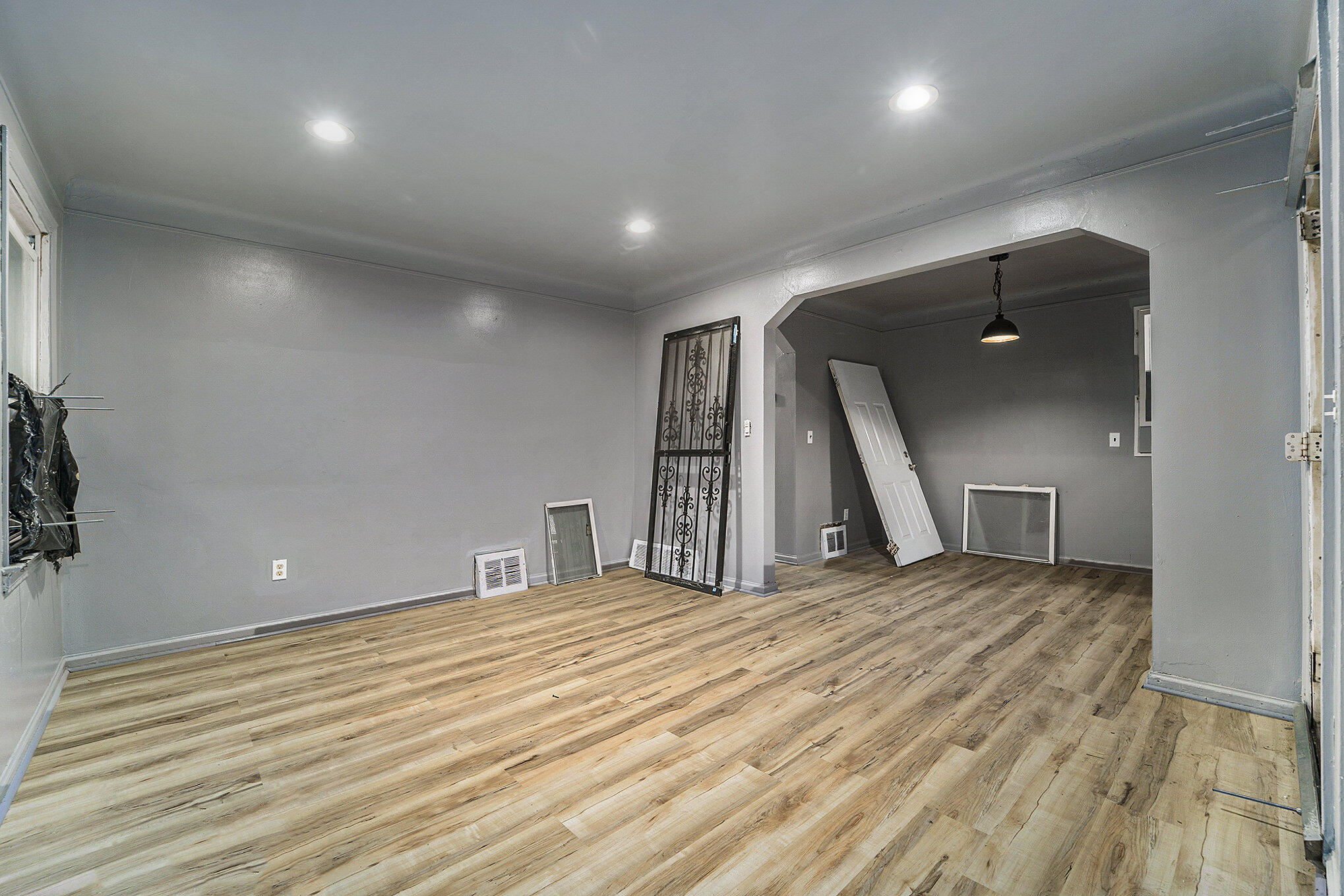 7720 Vaughan Street Property Photo 3