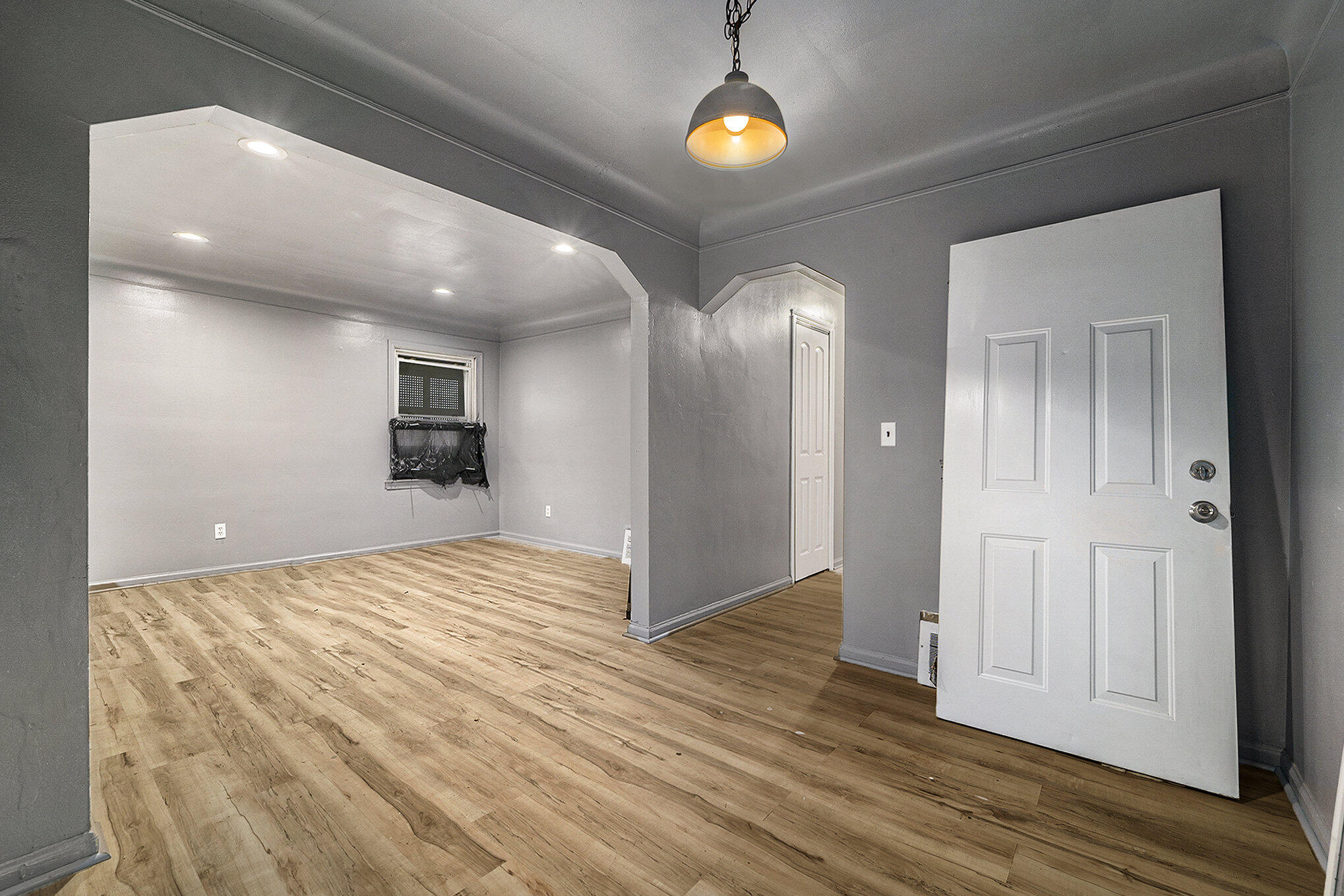 7720 Vaughan Street Property Photo 5