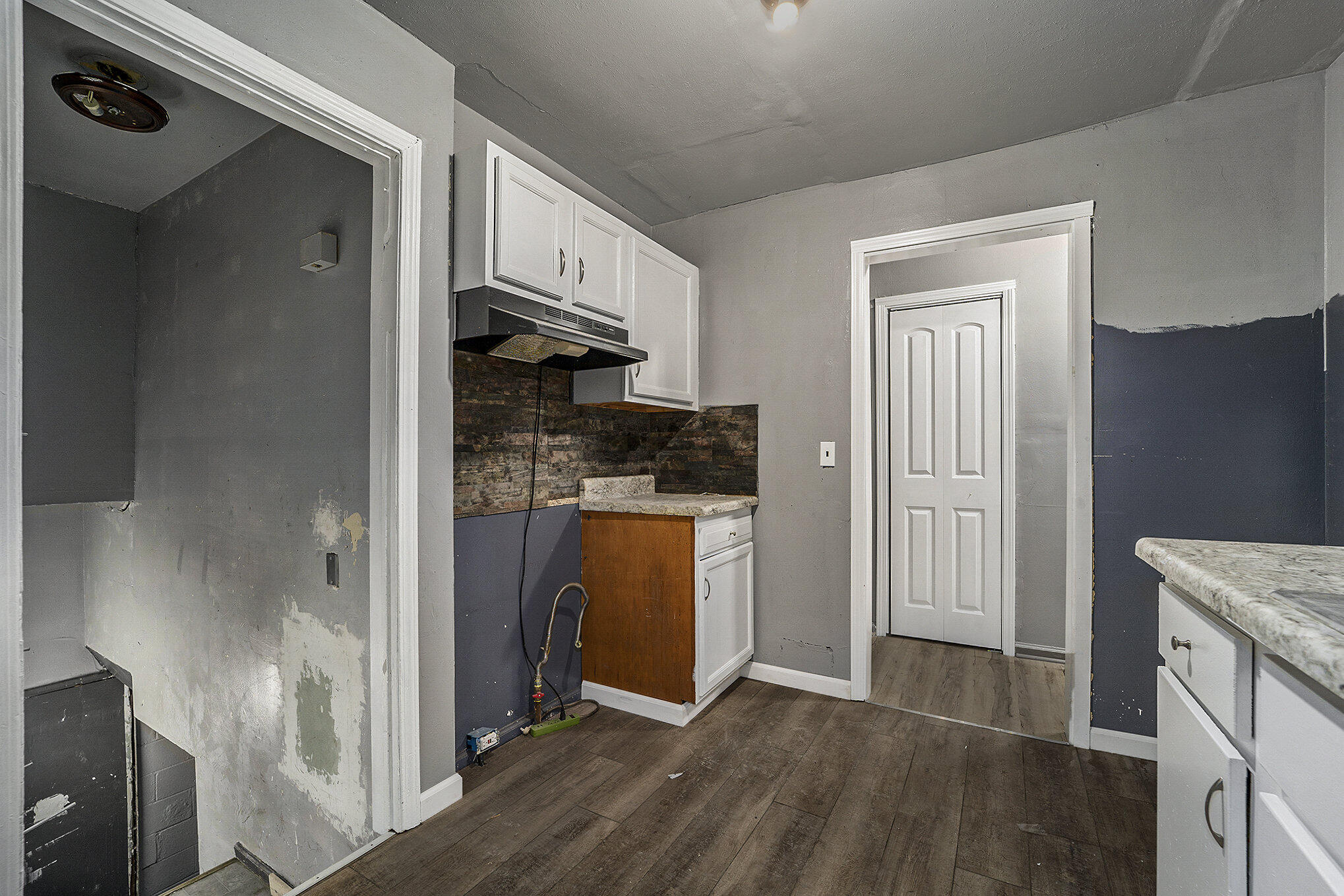 7720 Vaughan Street Property Photo 8