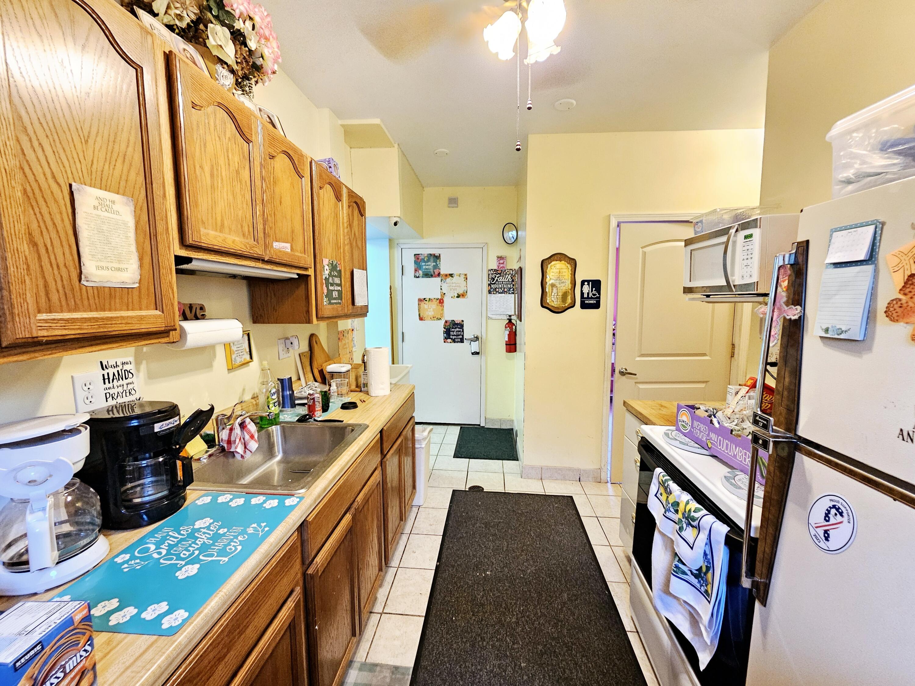 21501 Goddard Road Property Photo 4