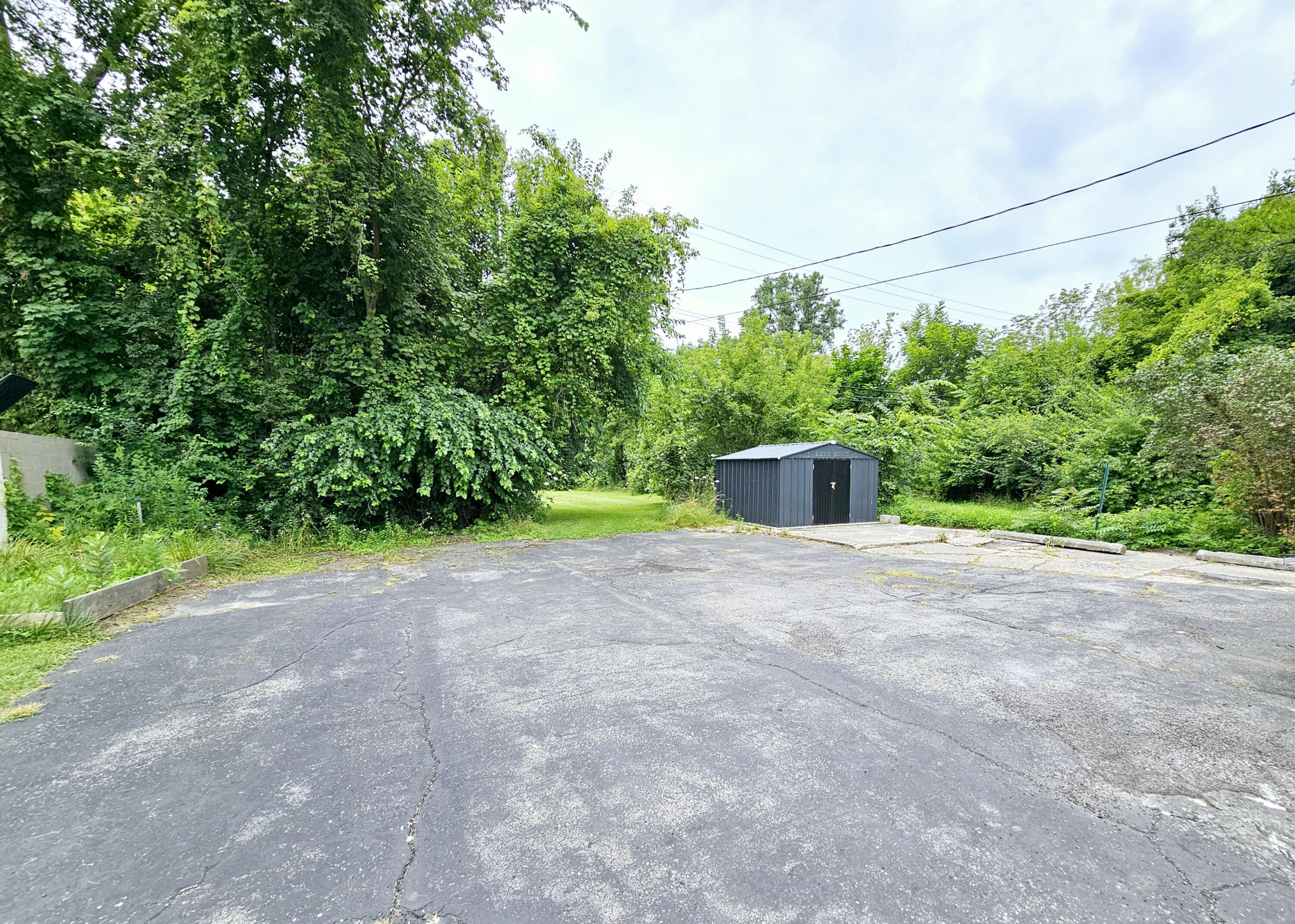 21501 Goddard Road Property Photo 9