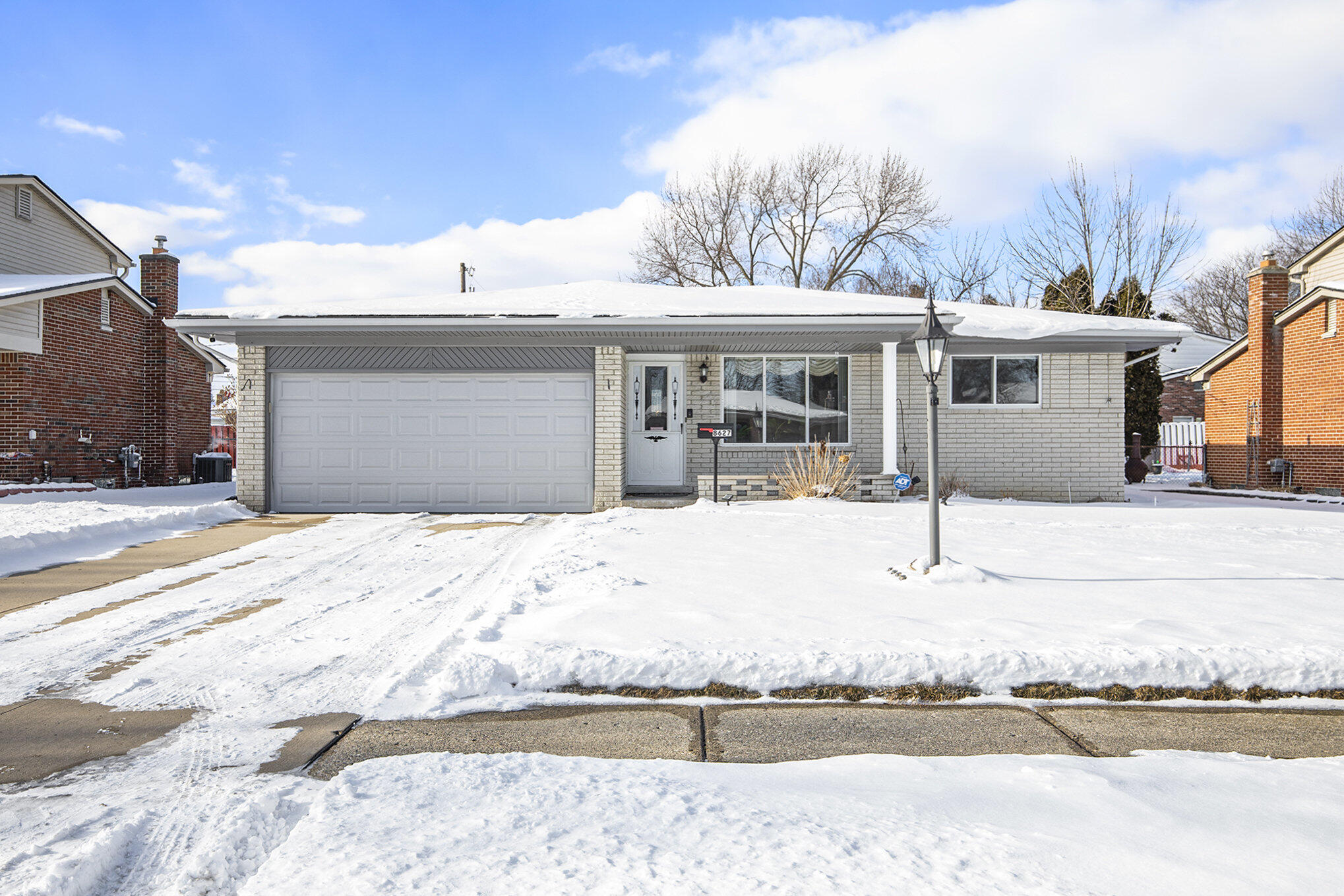 8627 Independence Drive Property Photo 1