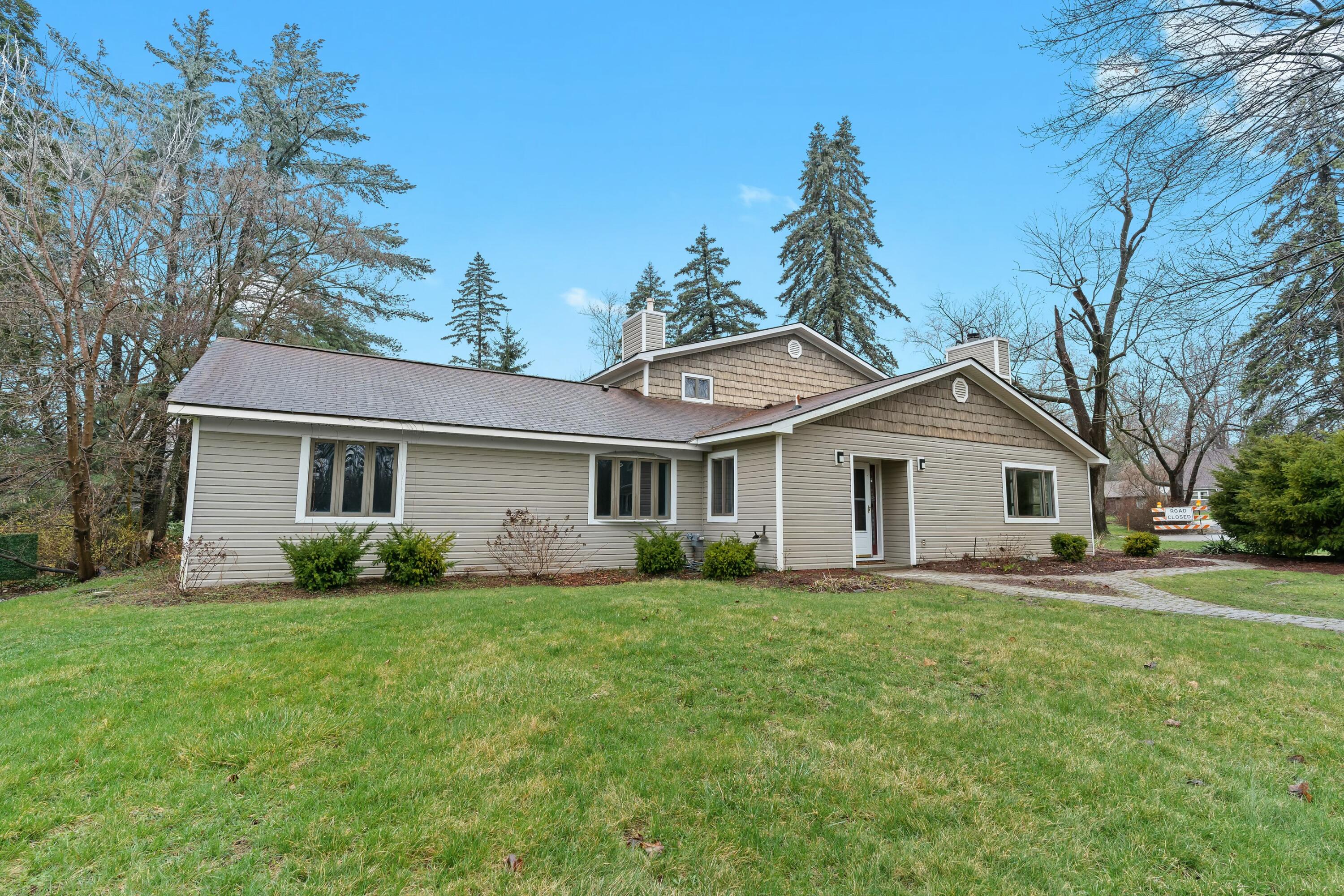 2128 Somerset Road Property Photo 1