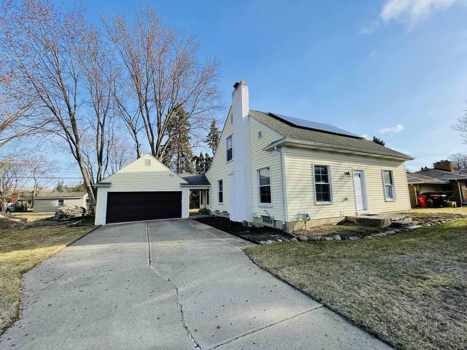 19646 Middlesex Avenue Property Photo 1