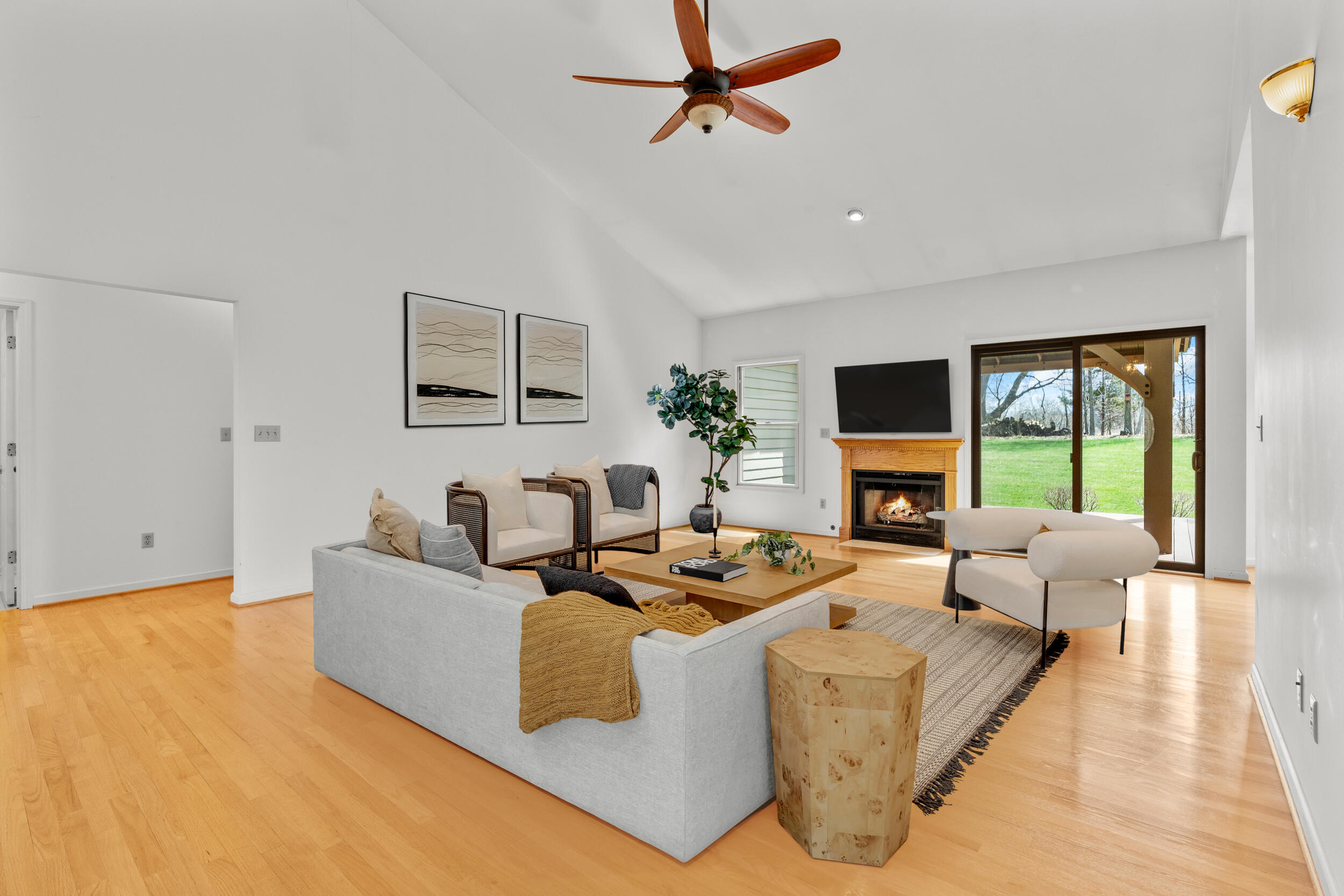 18475 Elizabeth Way Property Photo 9