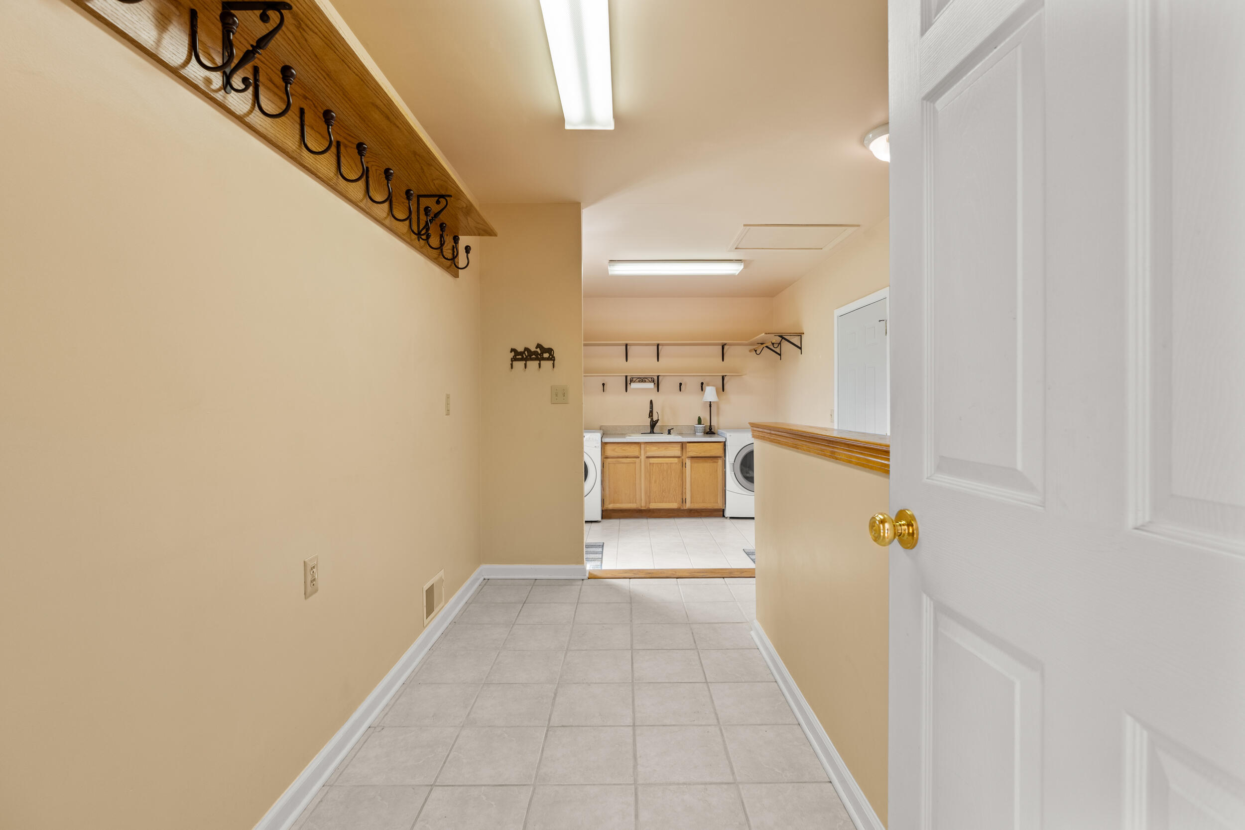 18475 Elizabeth Way Property Photo 25