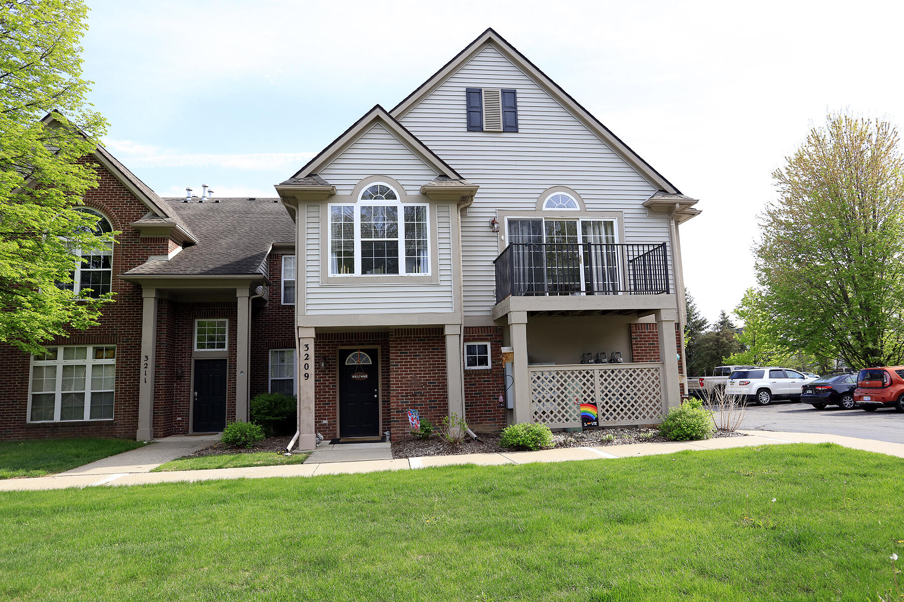 3209 Primrose Ln Property Photo 1