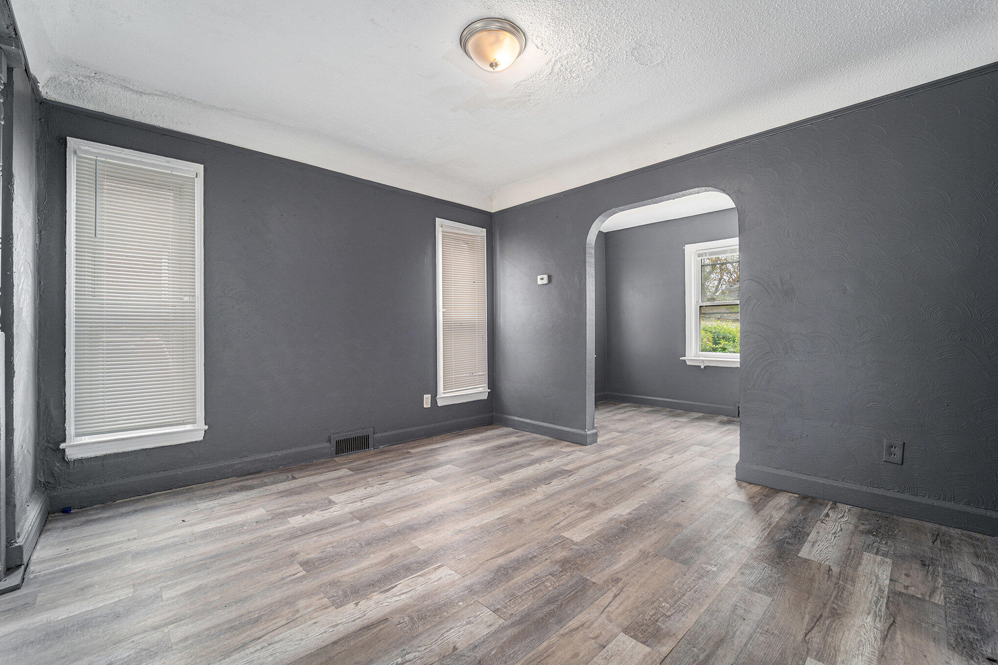 11643 Sussex St Property Photo 8