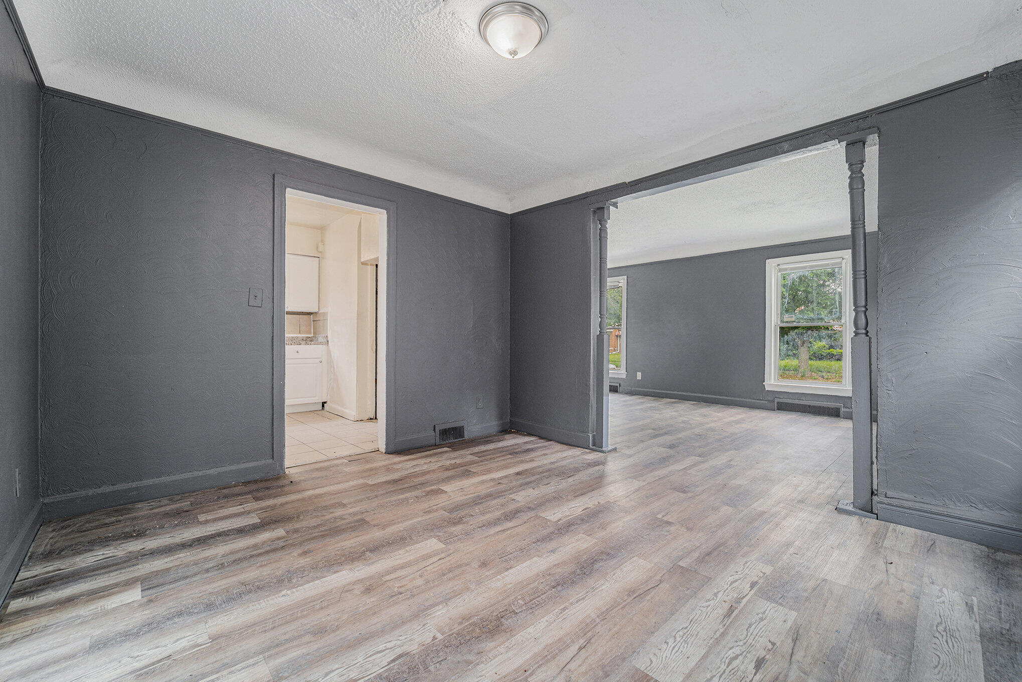11643 Sussex St Property Photo 9