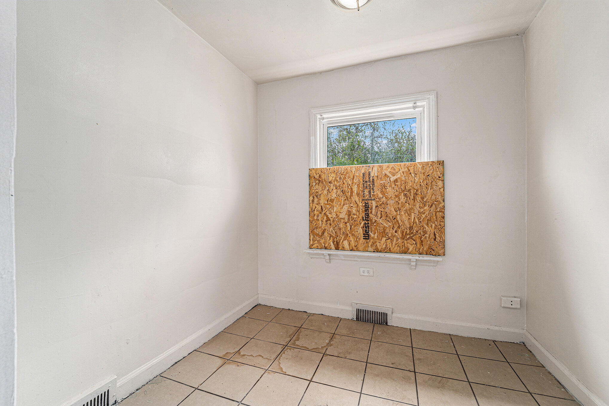 11643 Sussex St Property Photo 15