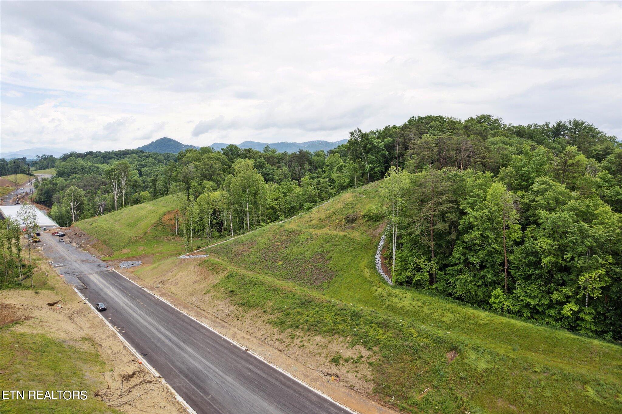 Jake Thomas Rd Blvd Property Photo