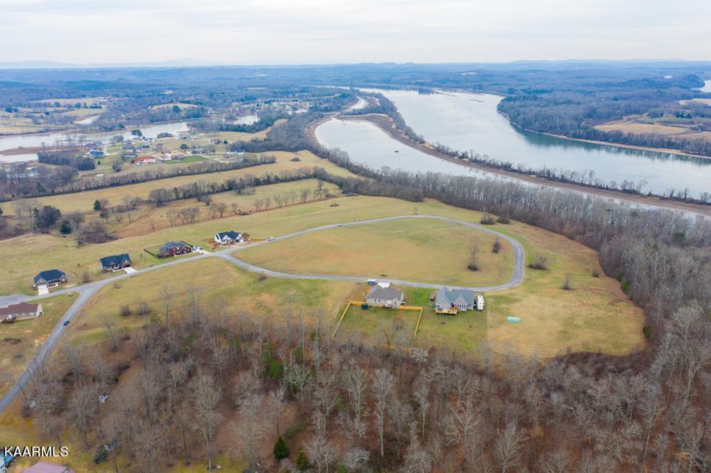 525 Overlook Drive Property Photo 4