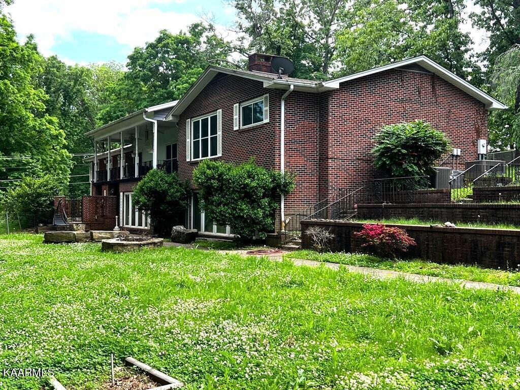 739 Sherwood Drive Property Photo 2