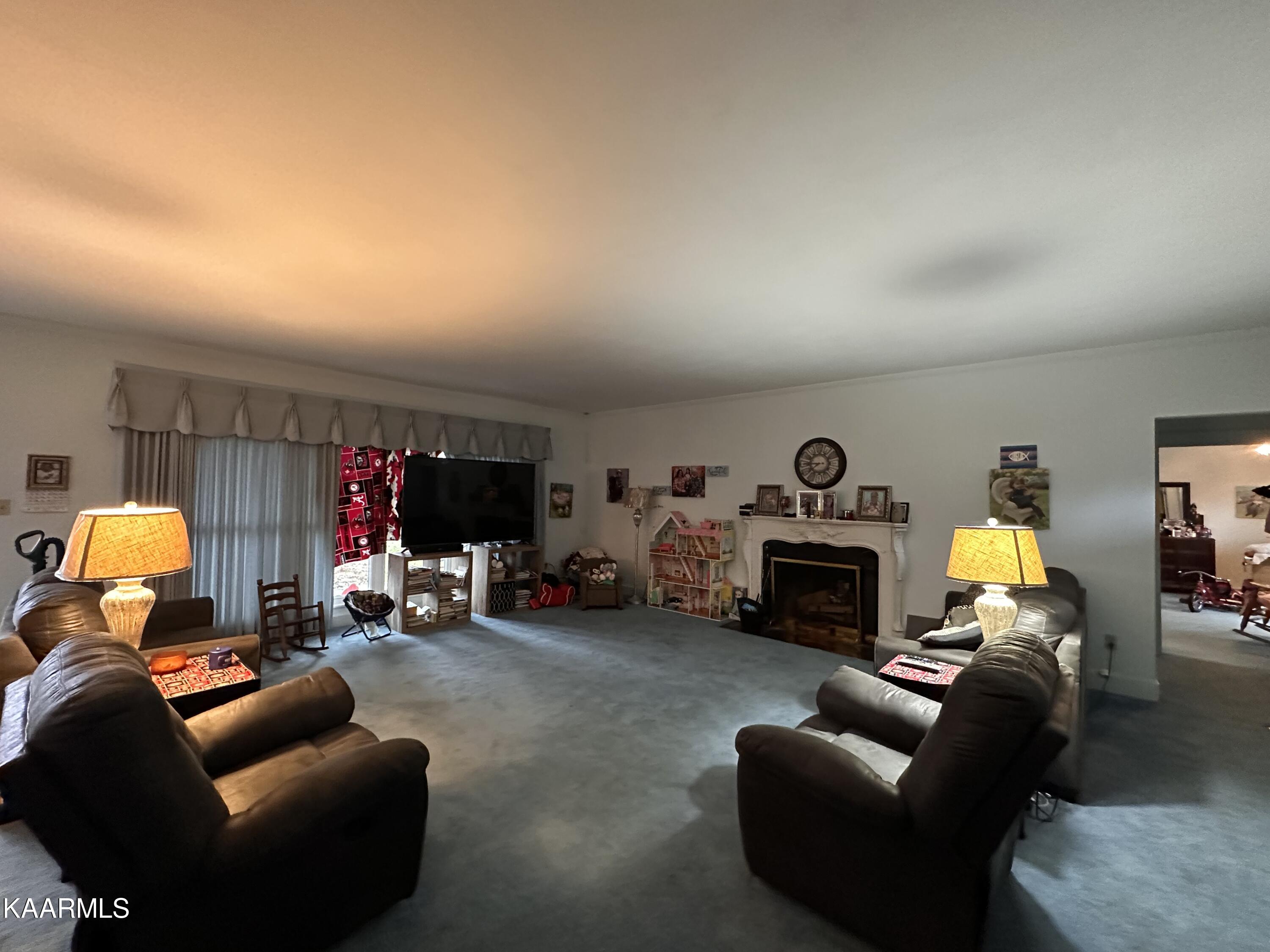 739 Sherwood Drive Property Photo 3