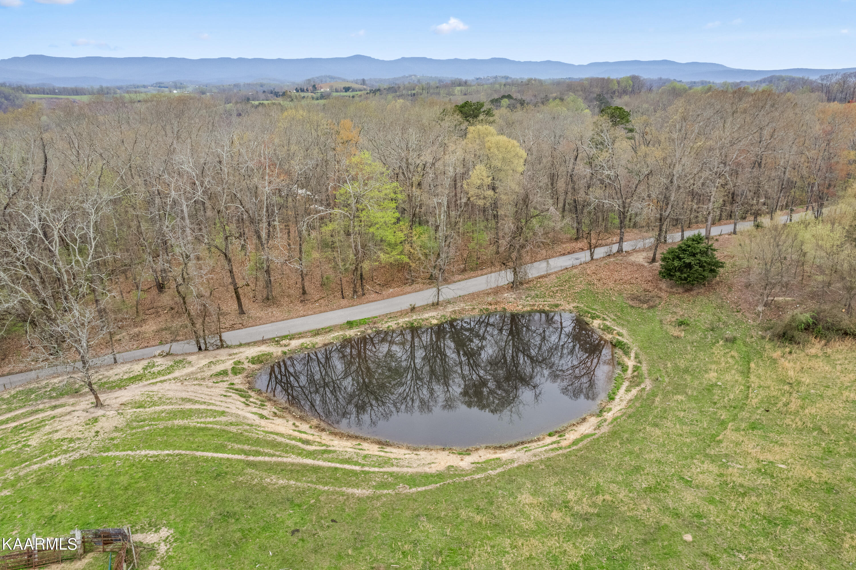 Country Oaks Lane Property Photo 4
