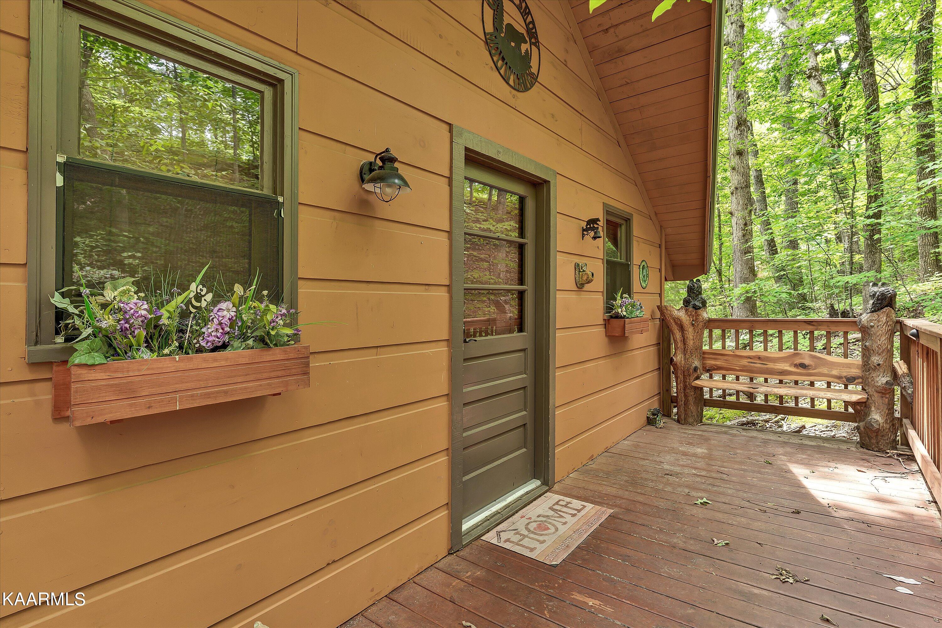 1830 Ridgecrest Drive Property Photo 2