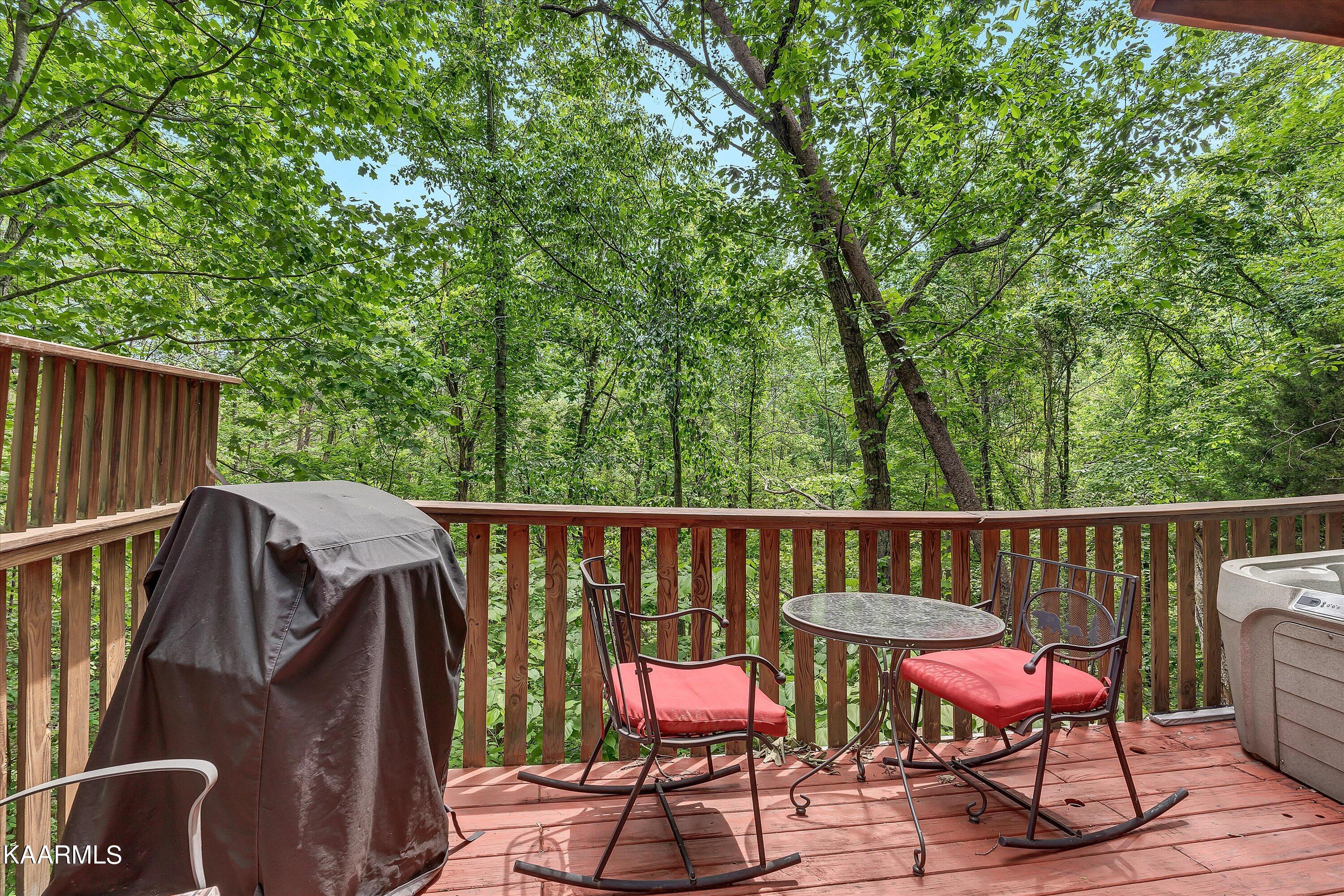 1830 Ridgecrest Drive Property Photo 16